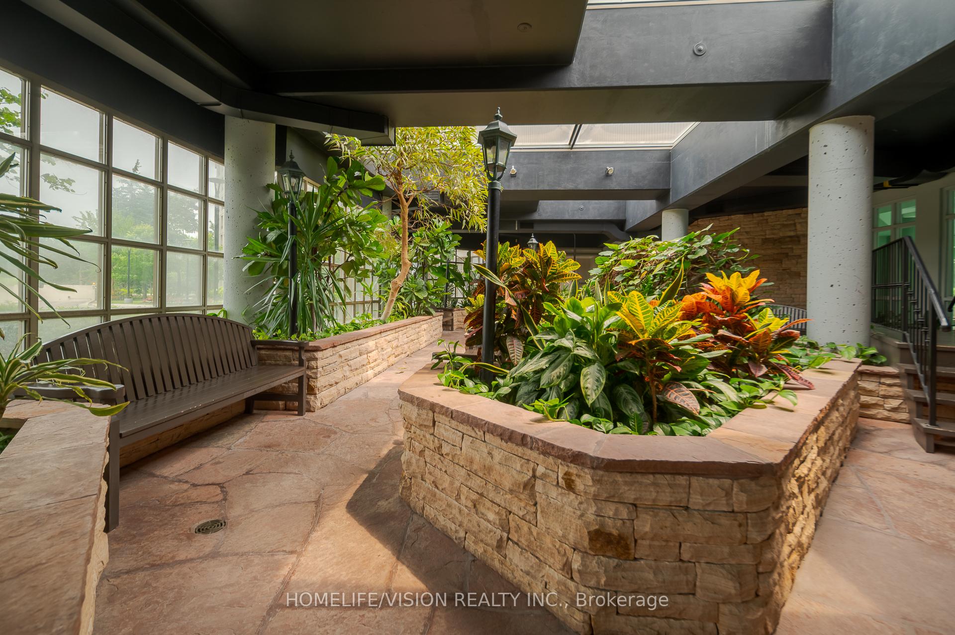 Photo 27 of Unit 413, 7 Townsgate Drive, Vaughan, Crestwood-Springfarm-Yorkhill — HOMEH