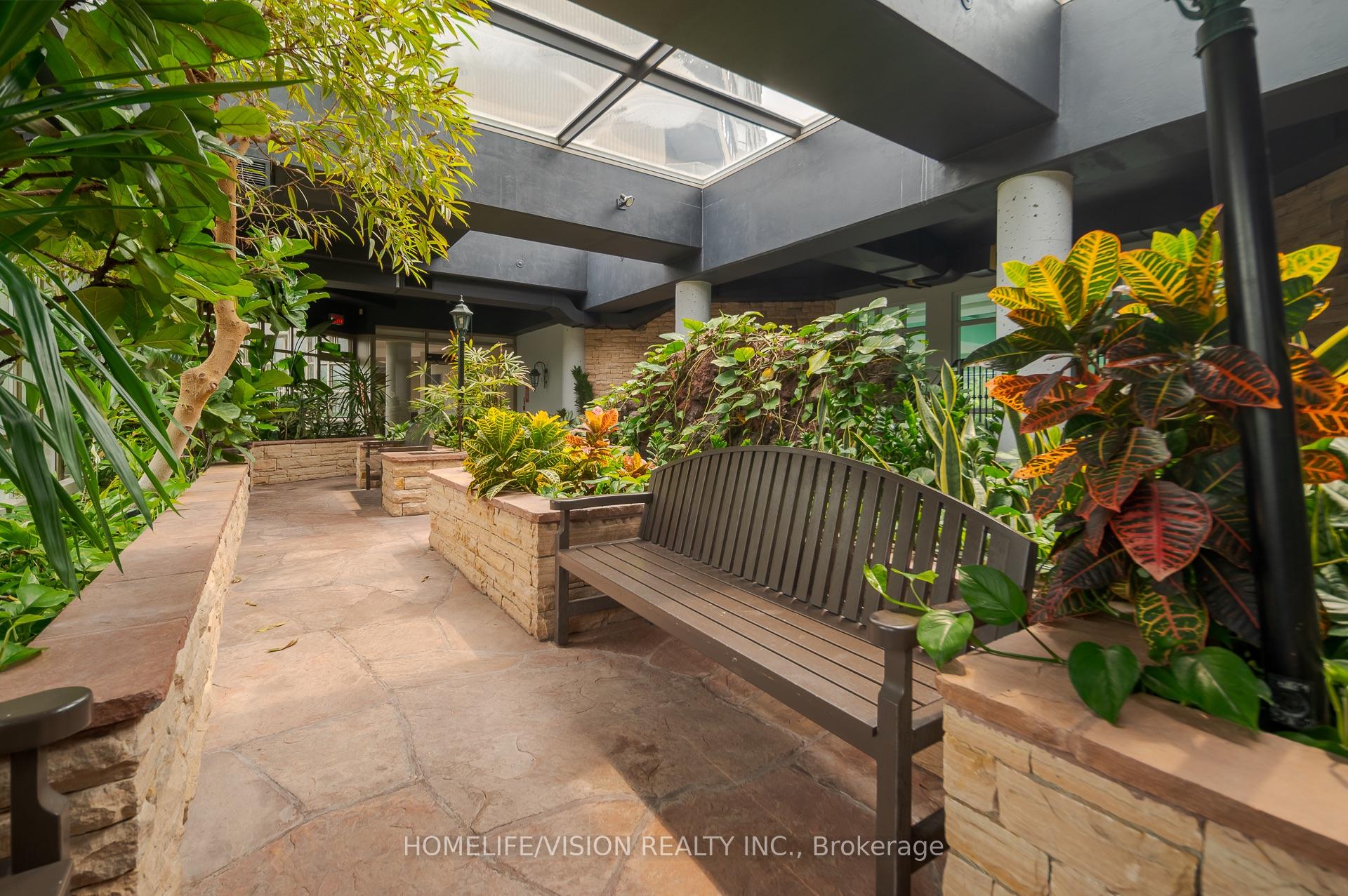Photo 29 of Unit 413, 7 Townsgate Drive, Vaughan, Crestwood-Springfarm-Yorkhill — HOMEH