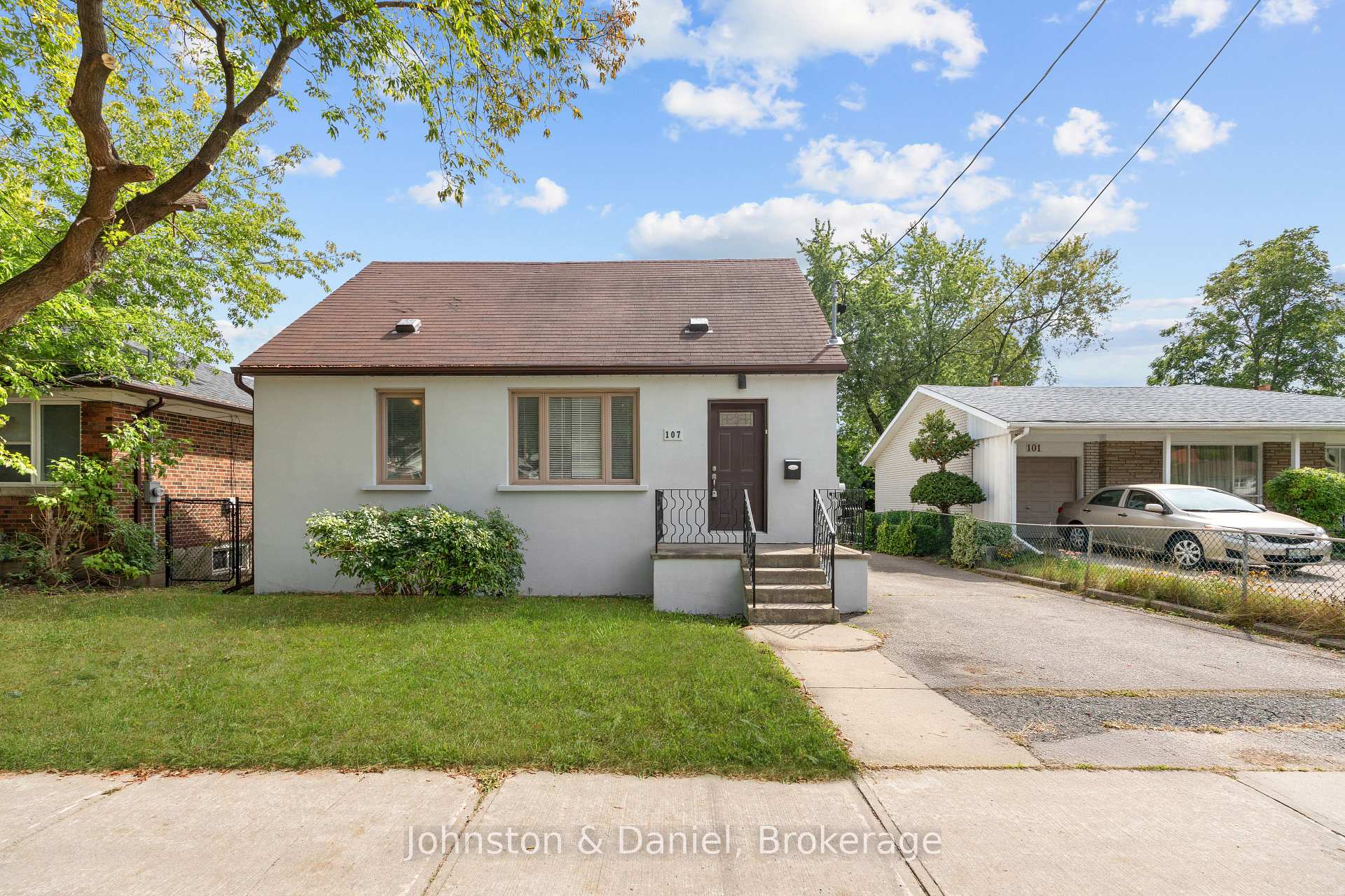 Front of 107 Finch Avenue E