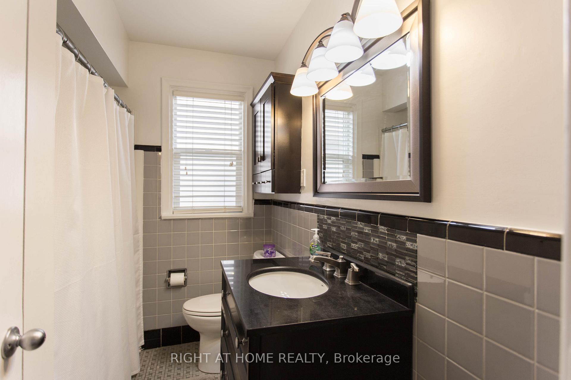 Photo 12 of 30 Northampton Drive, Etobicoke, Islington-City Centre West — HOMEH