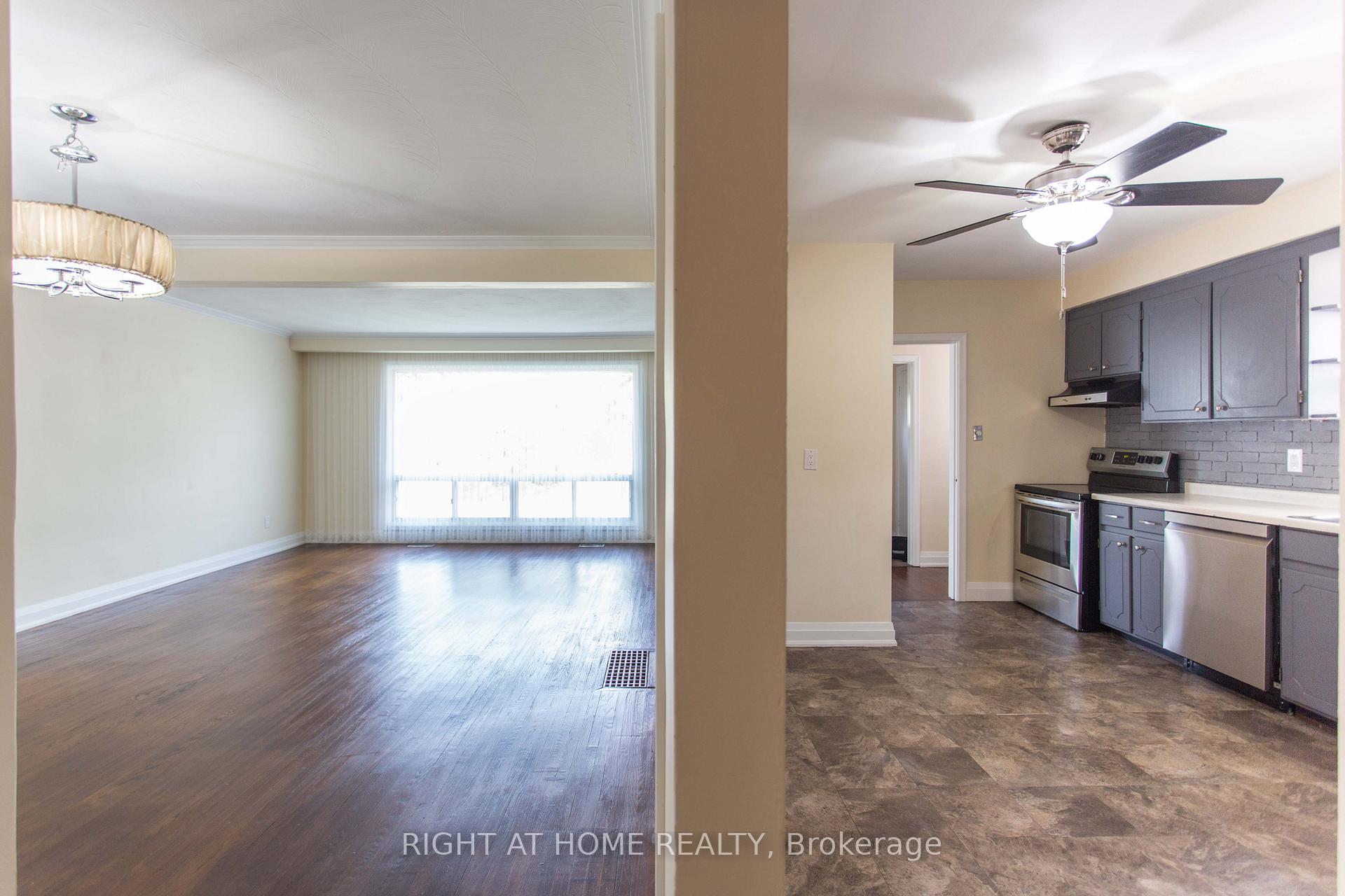 Photo 14 of 30 Northampton Drive, Etobicoke, Islington-City Centre West — HOMEH