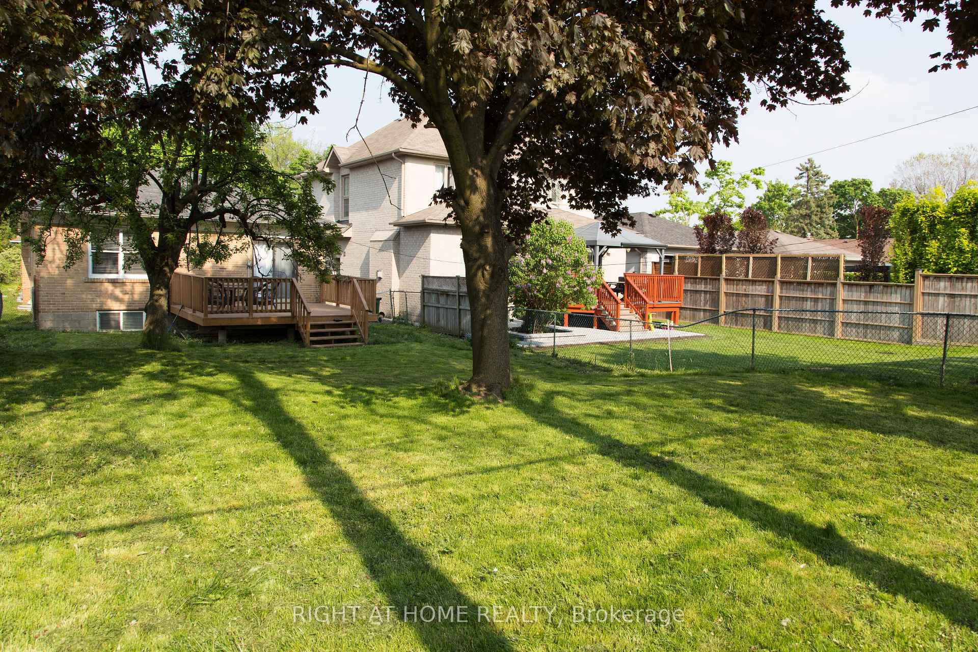Photo 16 of 30 Northampton Drive, Etobicoke, Islington-City Centre West — HOMEH