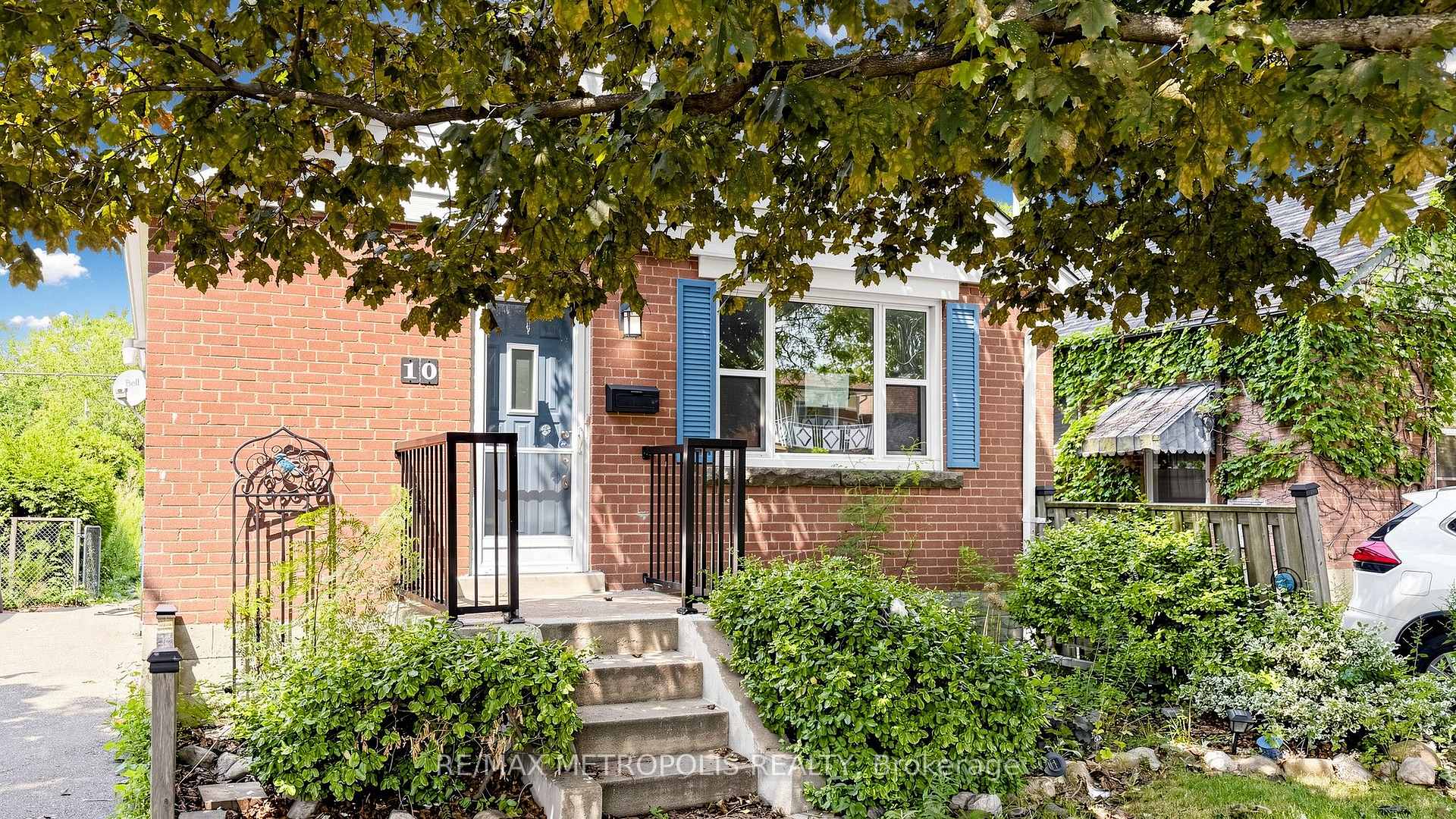 Photo 5 of 10 Davidson Avenue, Scarborough, Clairlea-Birchmount — HOMEH