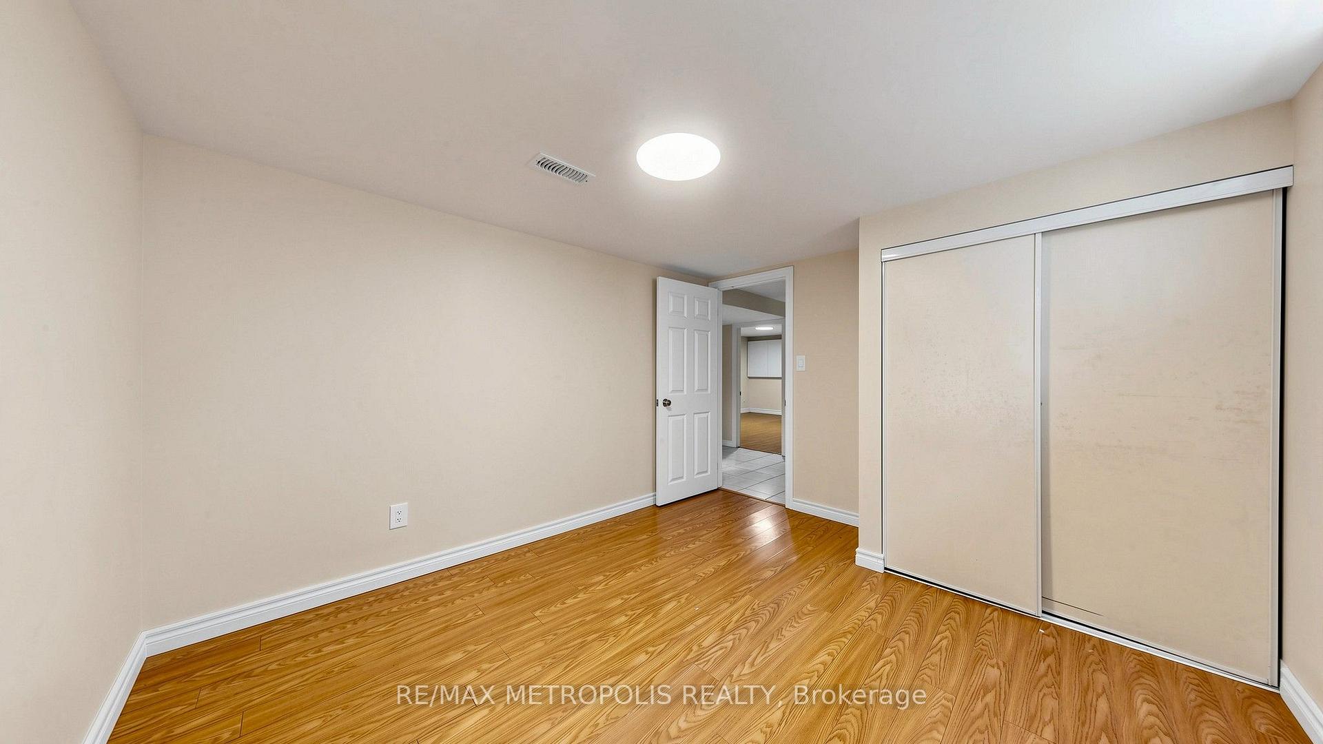 Photo 30 of 10 Davidson Avenue, Scarborough, Clairlea-Birchmount — HOMEH