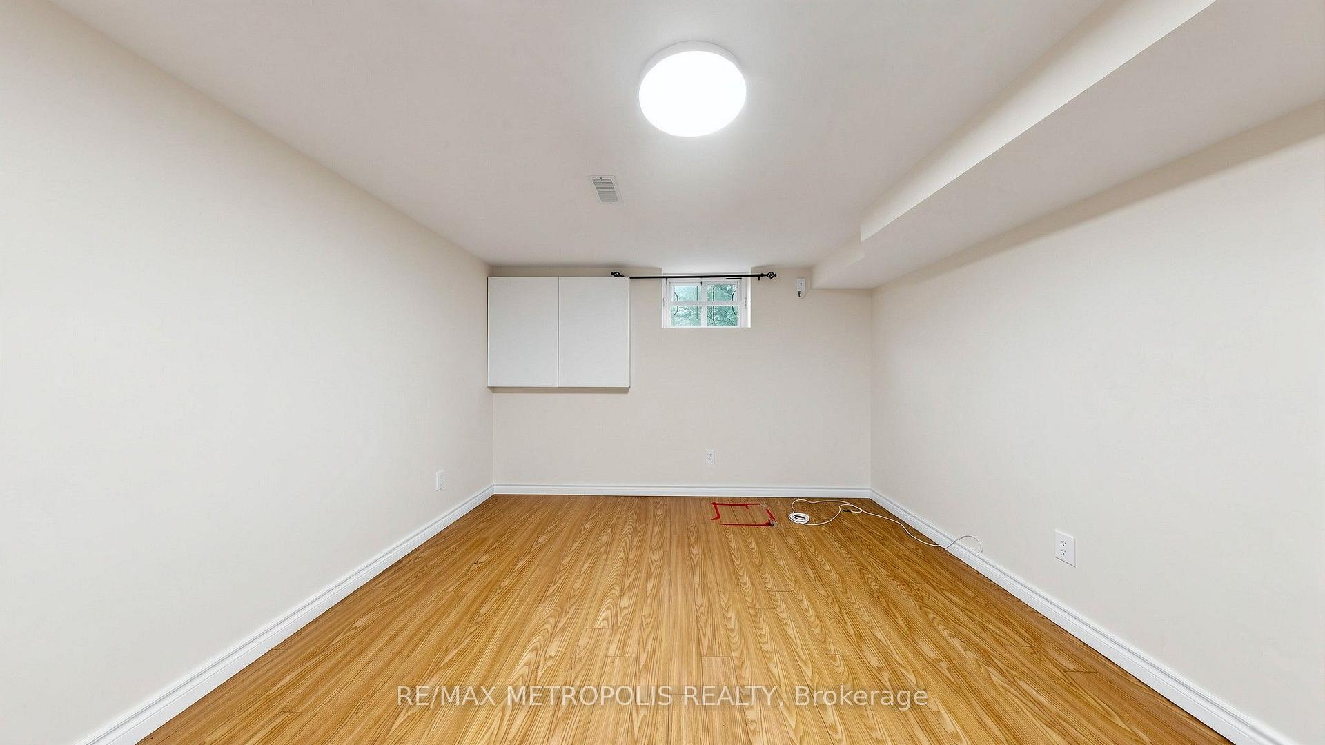 Photo 33 of 10 Davidson Avenue, Scarborough, Clairlea-Birchmount — HOMEH