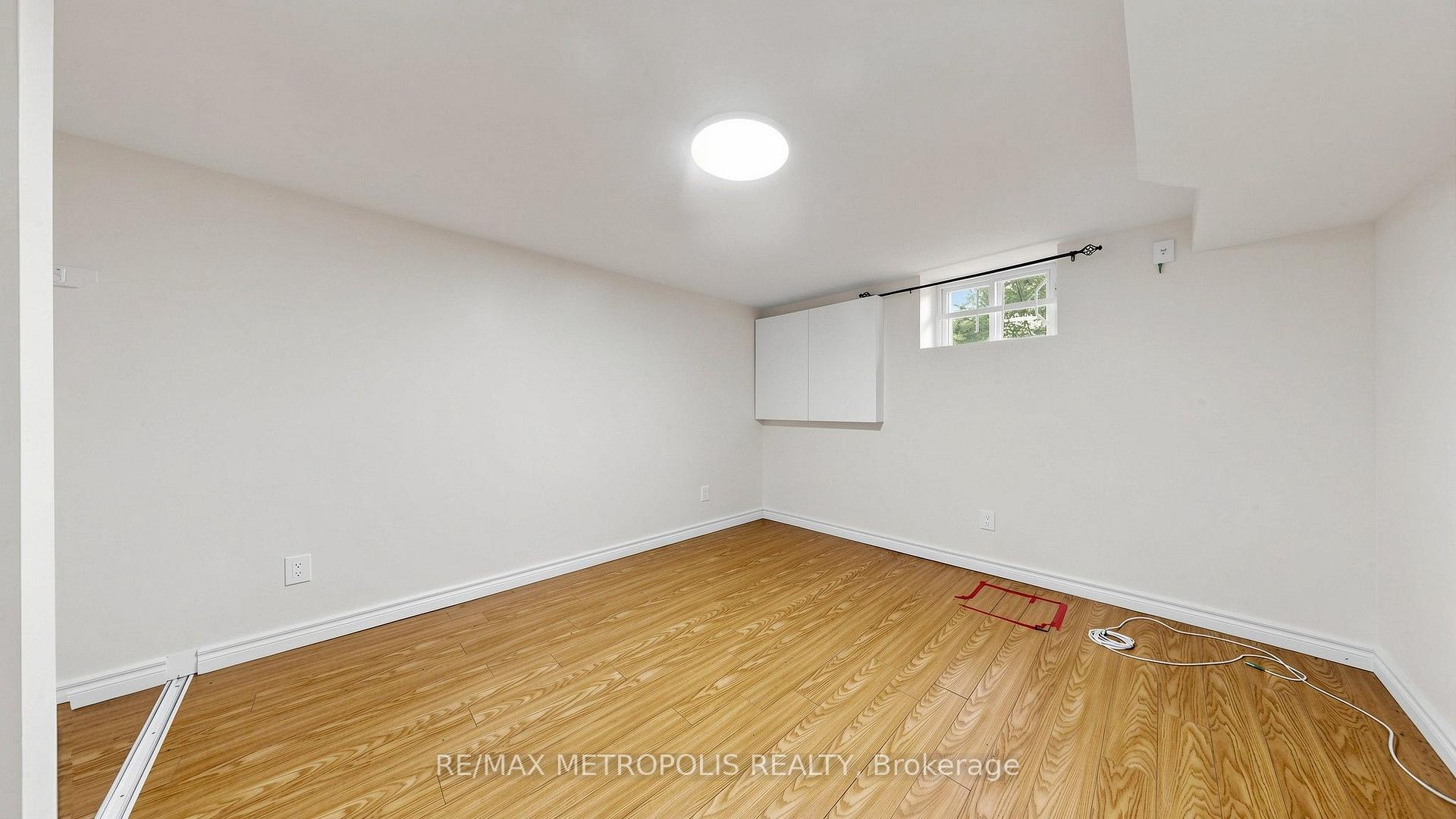 Photo 34 of 10 Davidson Avenue, Scarborough, Clairlea-Birchmount — HOMEH