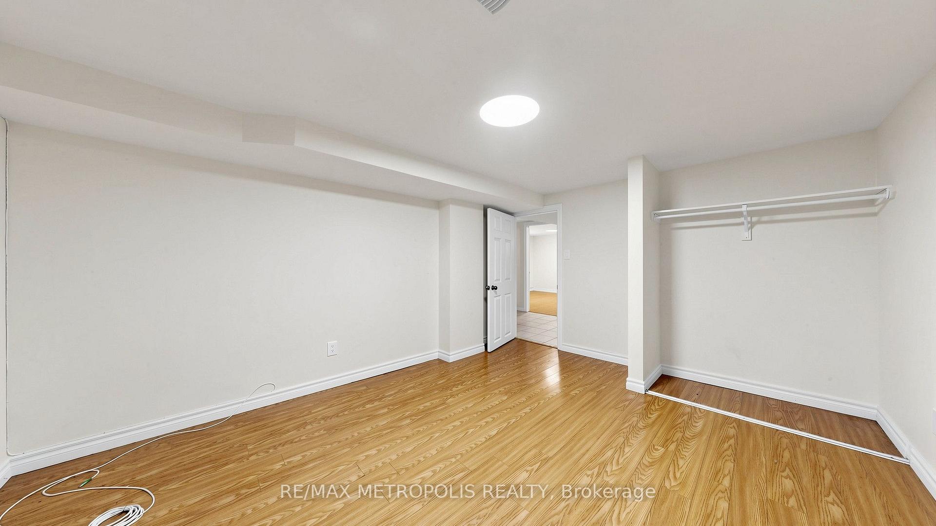 Photo 35 of 10 Davidson Avenue, Scarborough, Clairlea-Birchmount — HOMEH