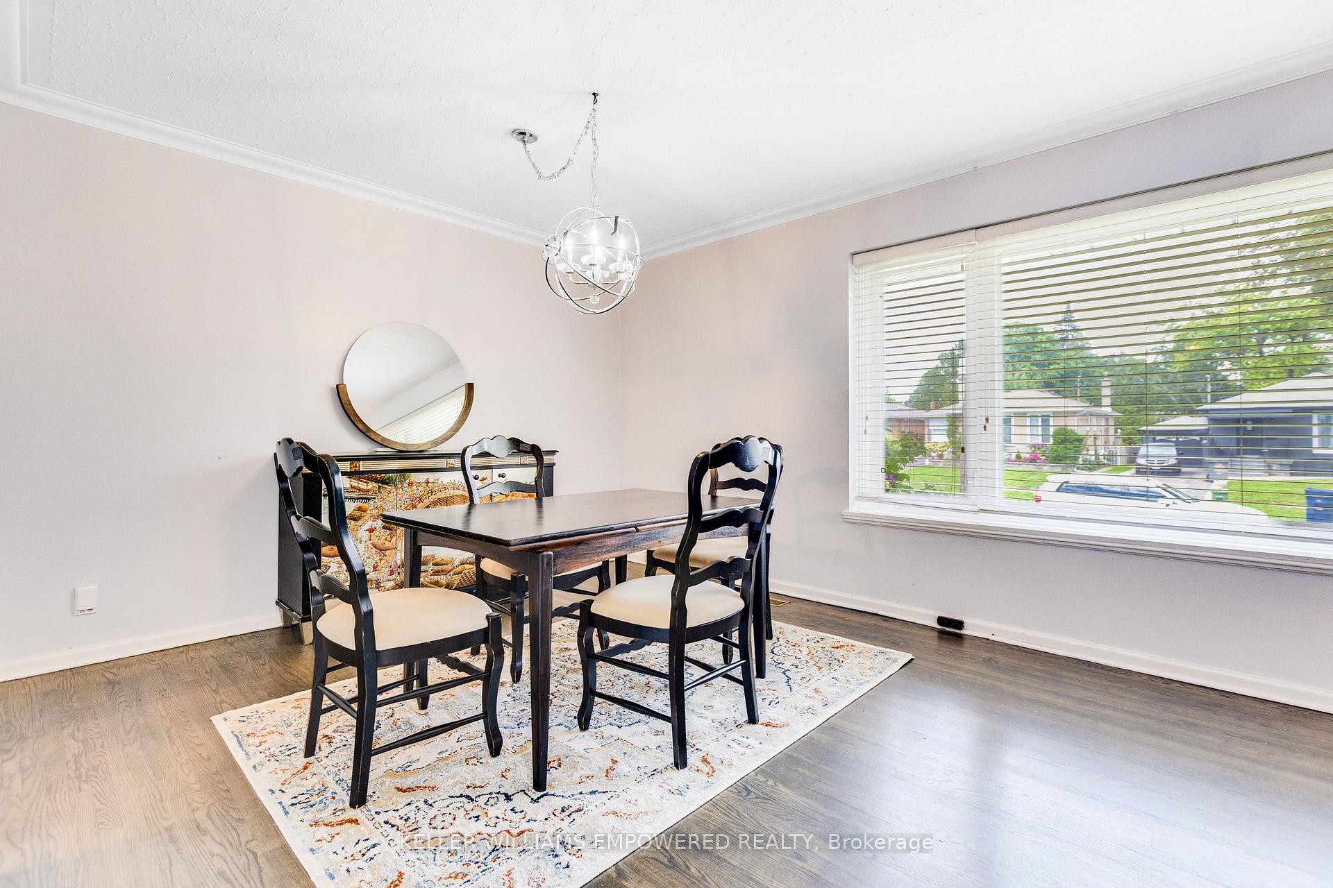 Photo 7 of 39 Checkendon Drive, Etobicoke, Rexdale-Kipling — HOMEH