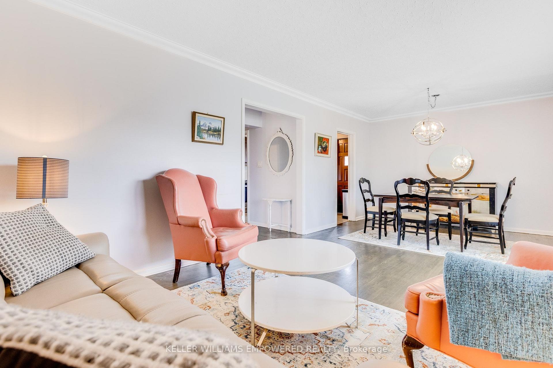 Photo 8 of 39 Checkendon Drive, Etobicoke, Rexdale-Kipling — HOMEH