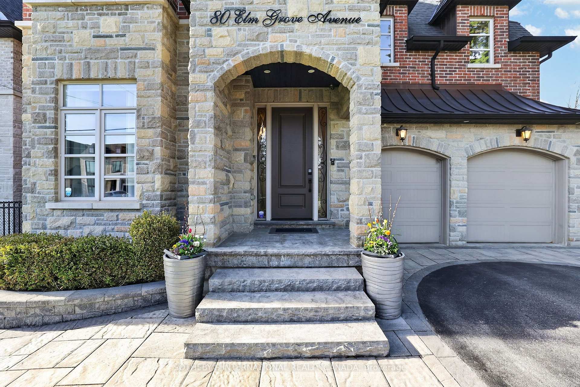 Photo 2 of 80 Elm Grove, Richmond Hill, Oak Ridges — HOMEH