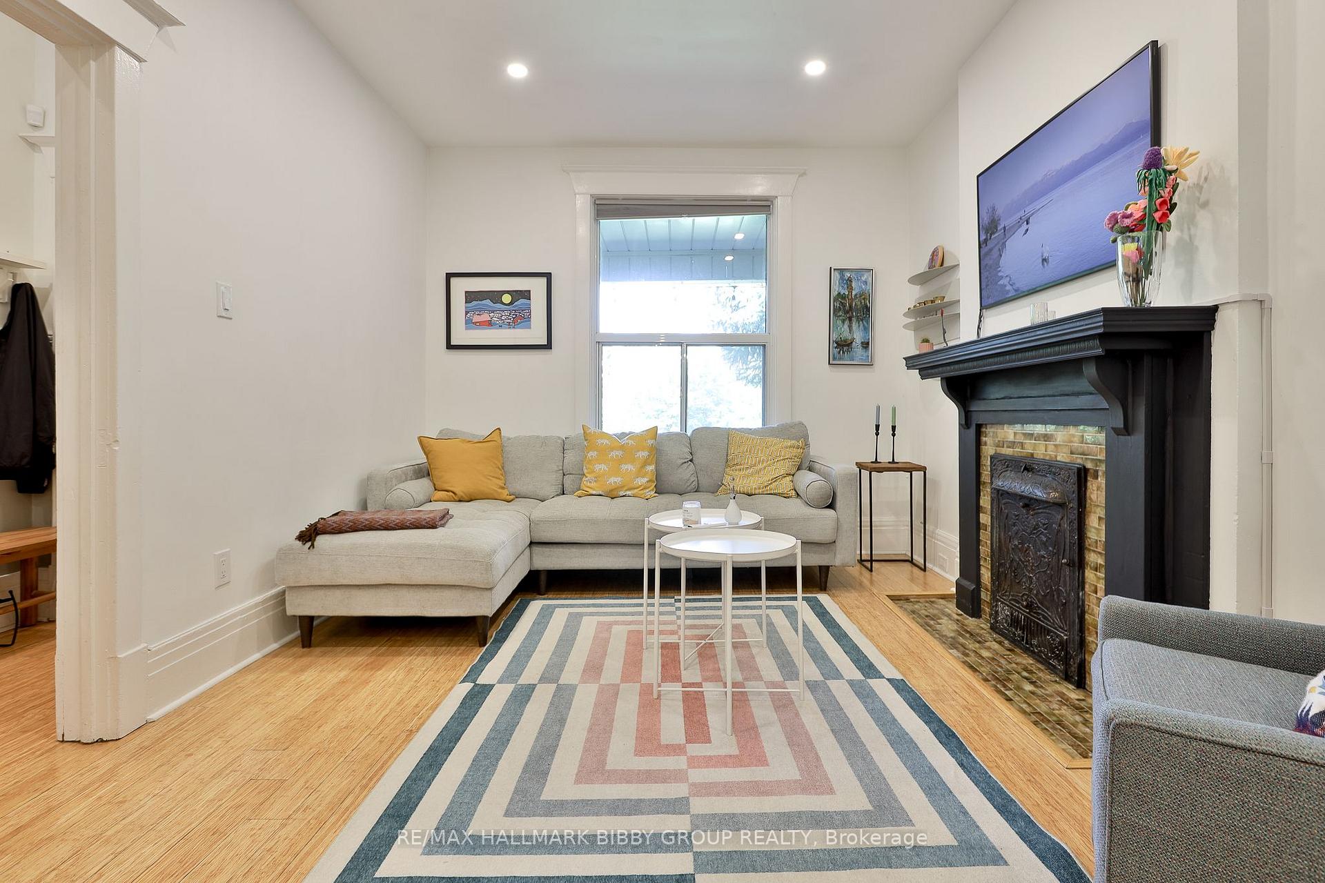 Photo 2 of 987 Saint Clarens Avenue, Toronto, Corso Italia-Davenport — HOMEH