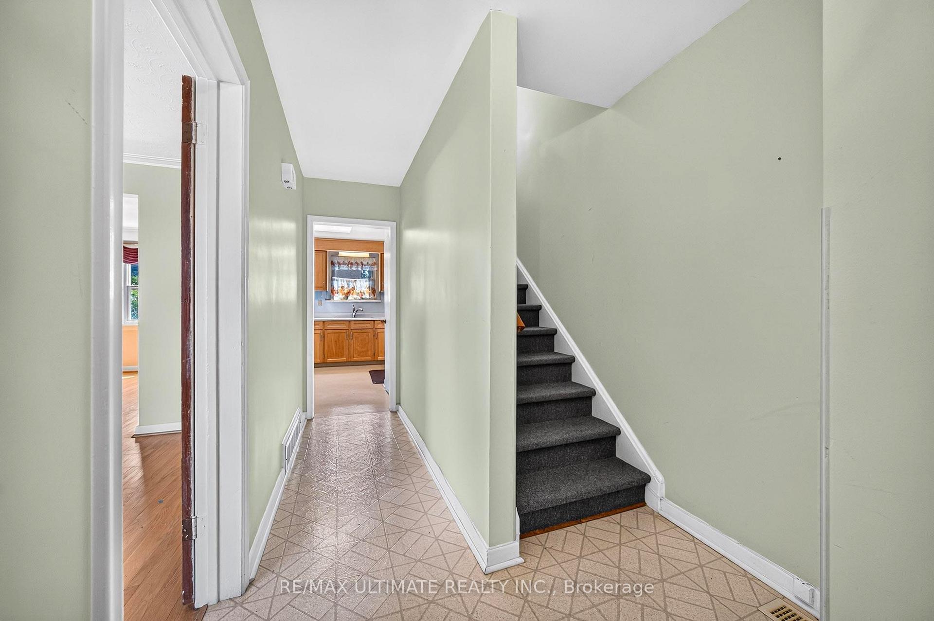 Photo 7 of 239 Eileen Avenue, Toronto, Rockcliffe-Smythe — HOMEH
