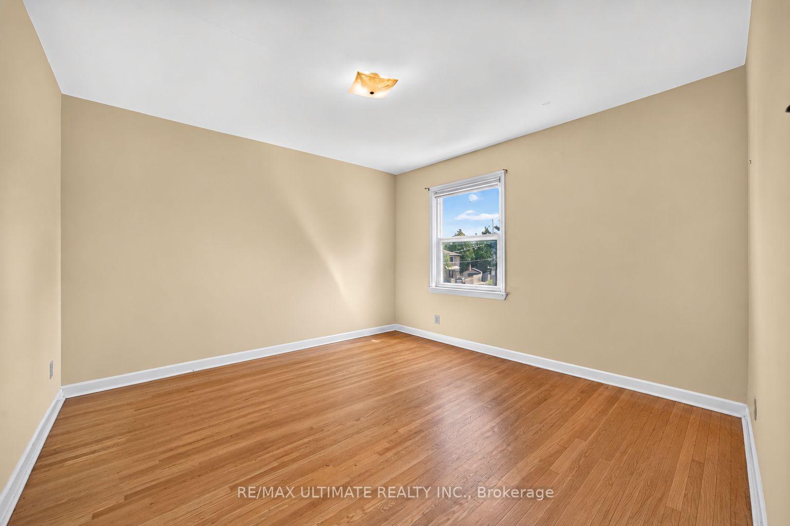 Photo 9 of 239 Eileen Avenue, Toronto, Rockcliffe-Smythe — HOMEH