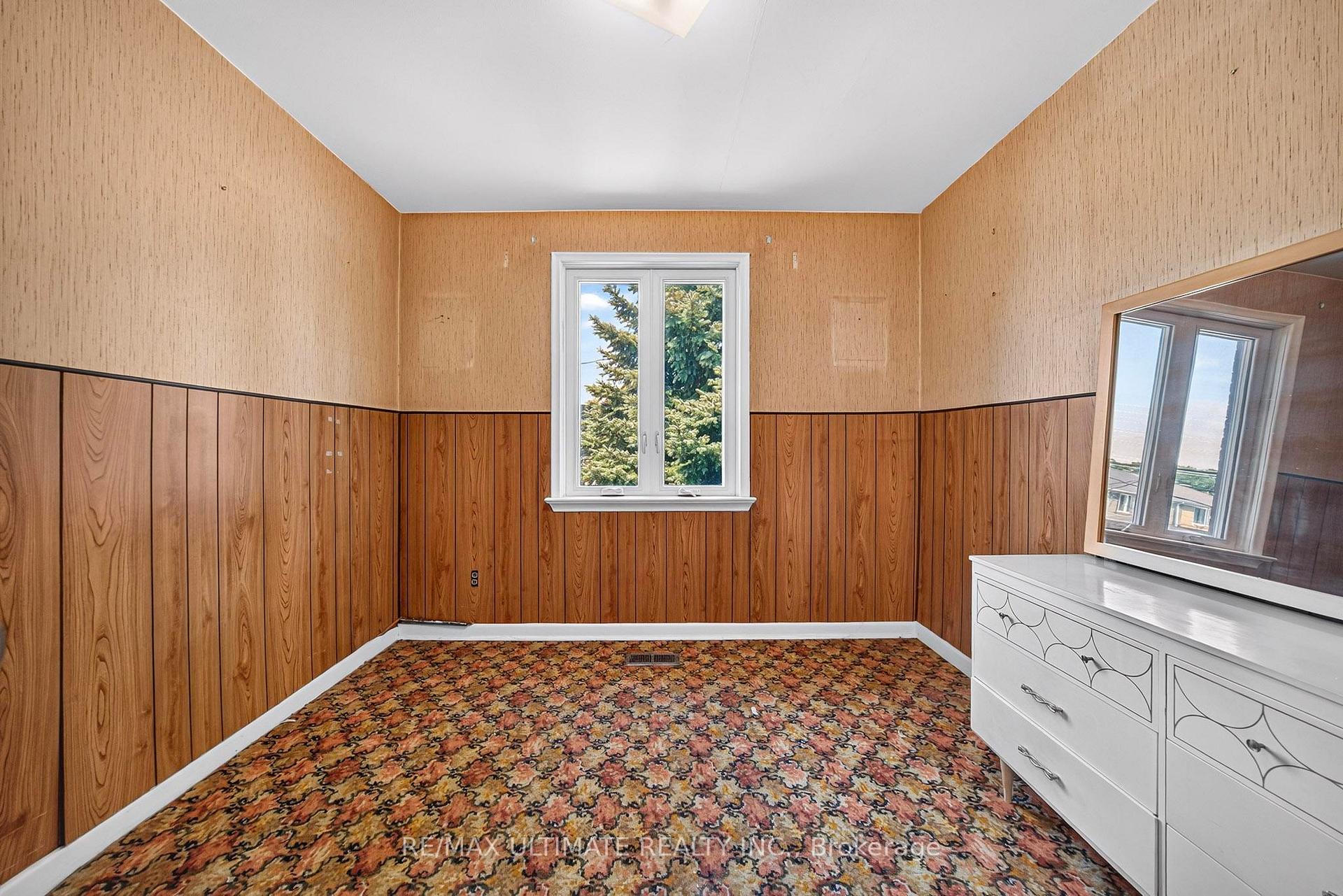 Photo 13 of 239 Eileen Avenue, Toronto, Rockcliffe-Smythe — HOMEH
