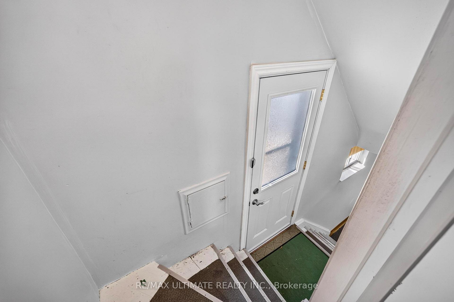 Photo 15 of 239 Eileen Avenue, Toronto, Rockcliffe-Smythe — HOMEH
