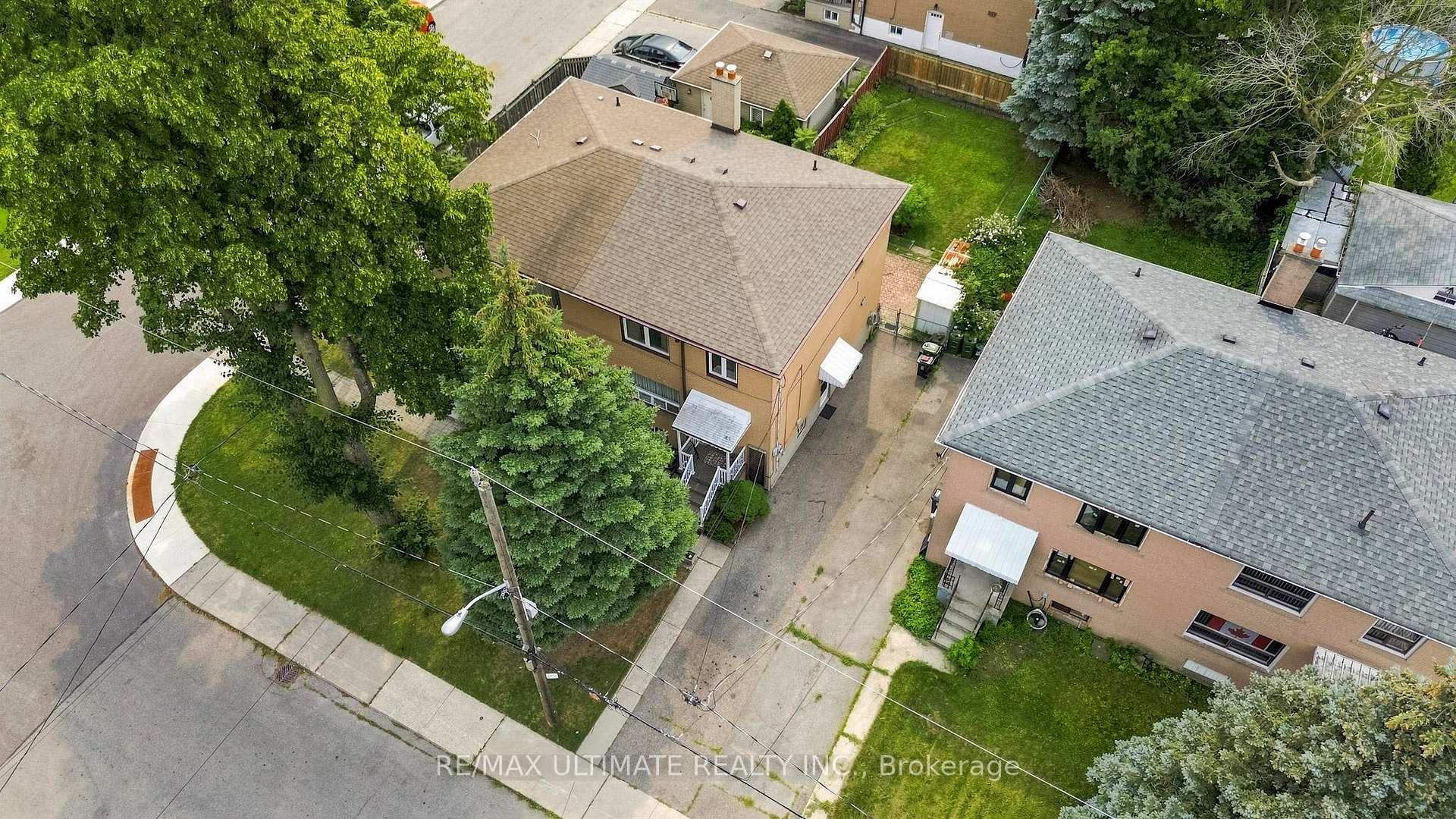 Photo 25 of 239 Eileen Avenue, Toronto, Rockcliffe-Smythe — HOMEH