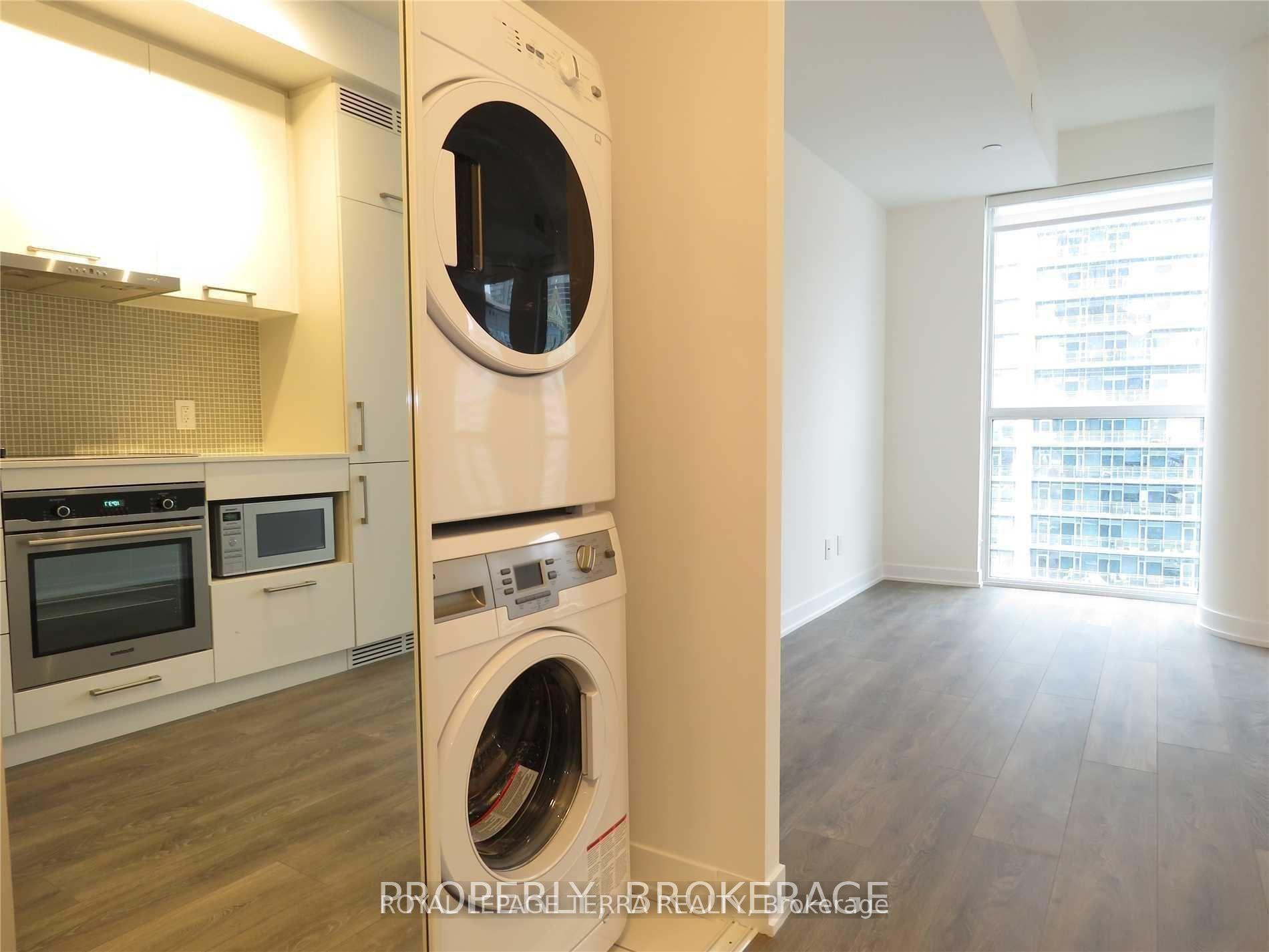 Photo 6 of Unit 4212, 87 Peter Street, Toronto, Waterfront Communities — HOMEH