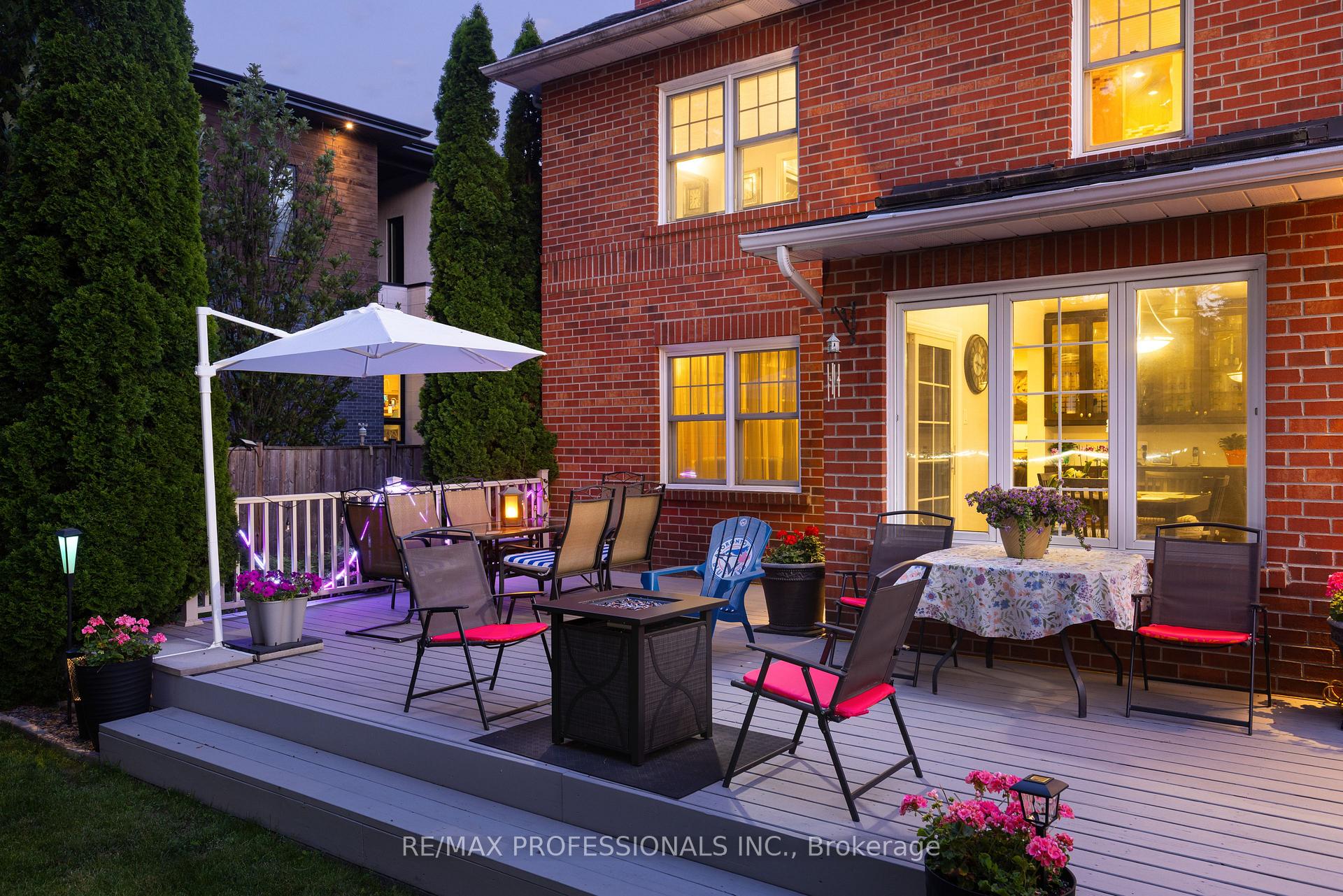 Photo 4 of 106 Rathburn Road, Etobicoke, Princess-Rosethorn — HOMEH