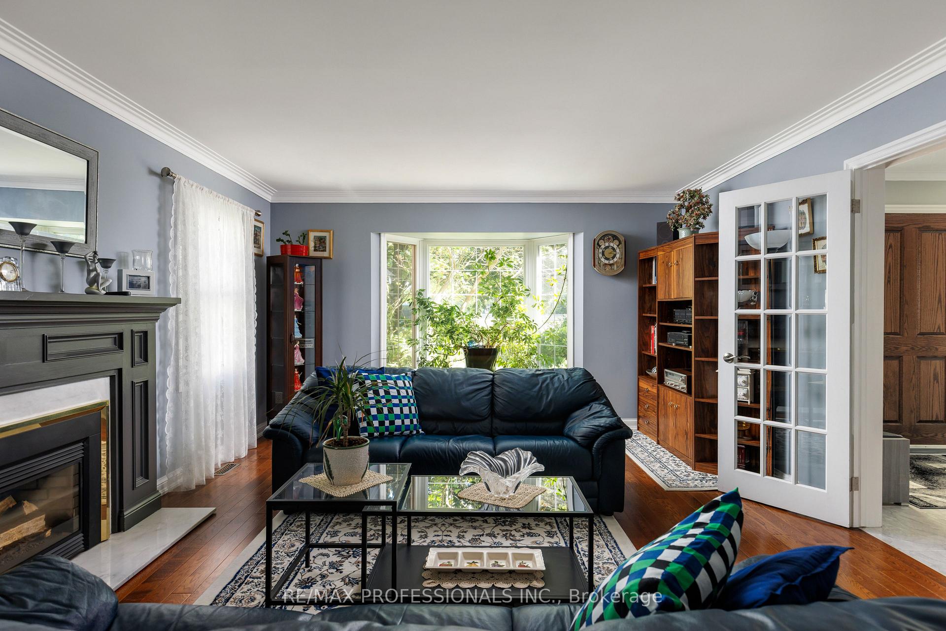 Photo 9 of 106 Rathburn Road, Etobicoke, Princess-Rosethorn — HOMEH