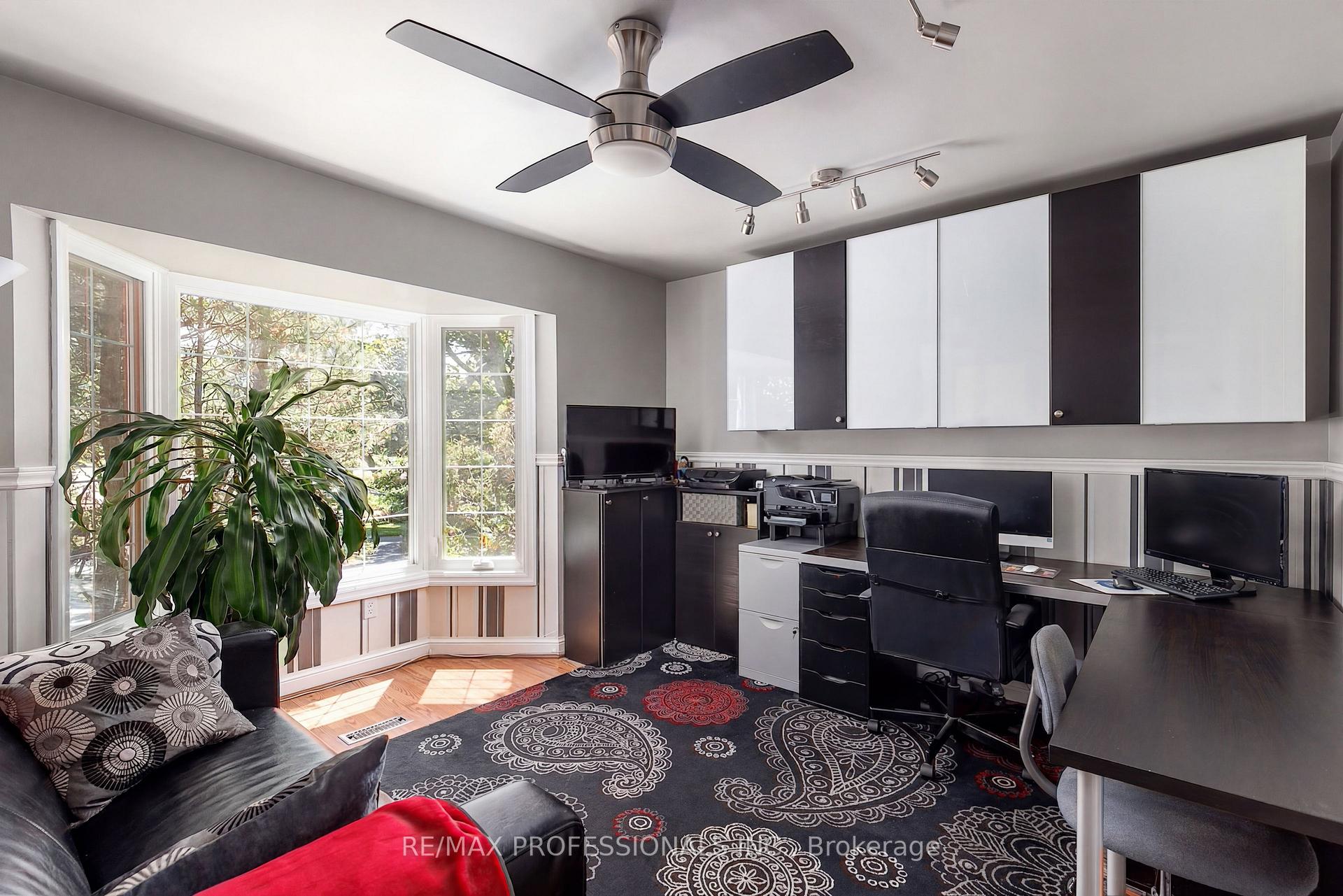 Photo 11 of 106 Rathburn Road, Etobicoke, Princess-Rosethorn — HOMEH