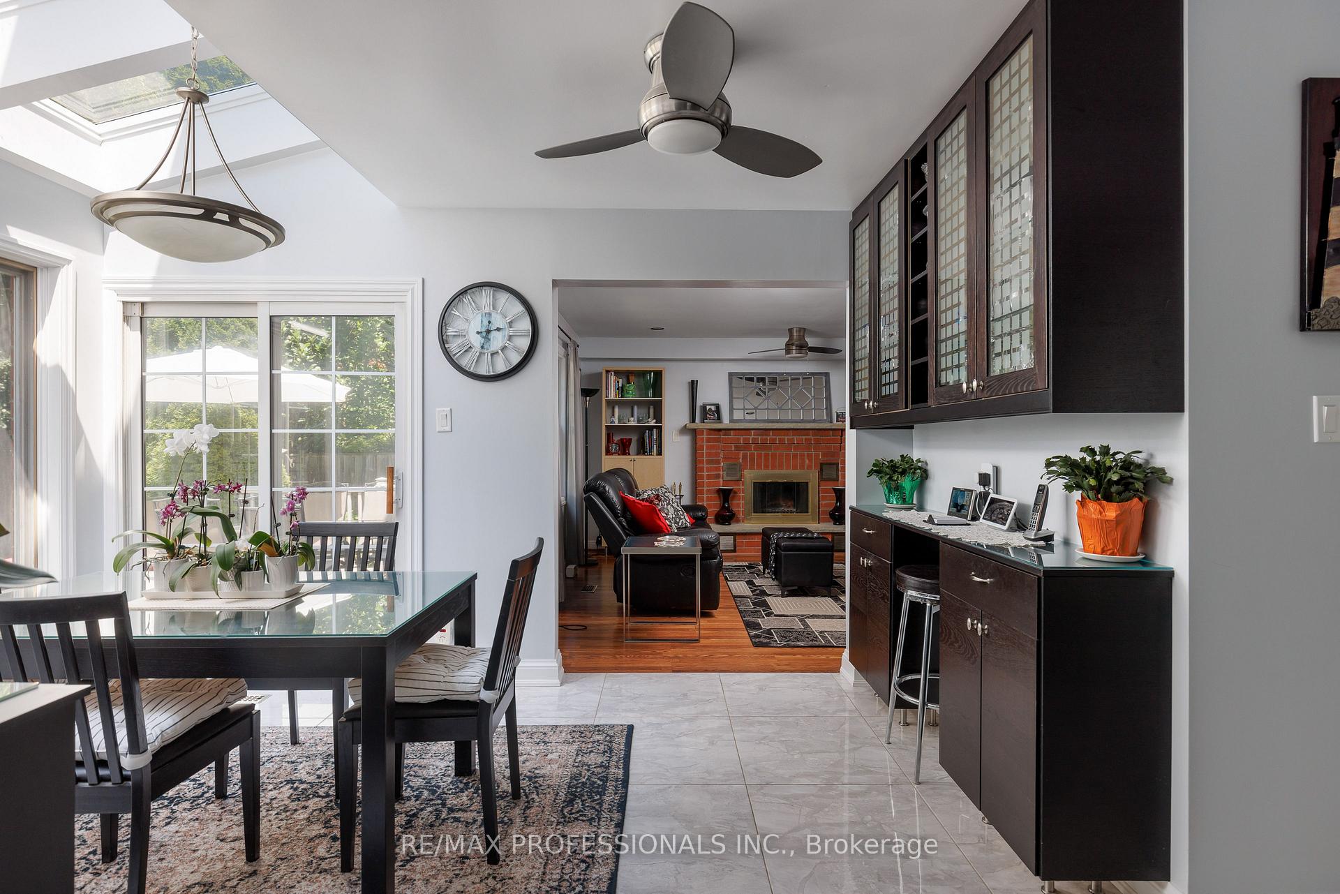 Photo 19 of 106 Rathburn Road, Etobicoke, Princess-Rosethorn — HOMEH