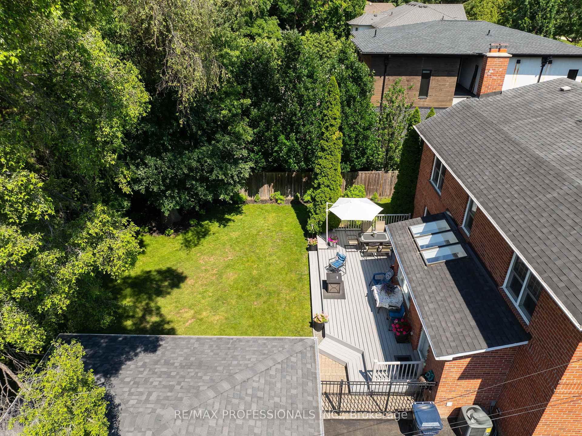 Photo 29 of 106 Rathburn Road, Etobicoke, Princess-Rosethorn — HOMEH