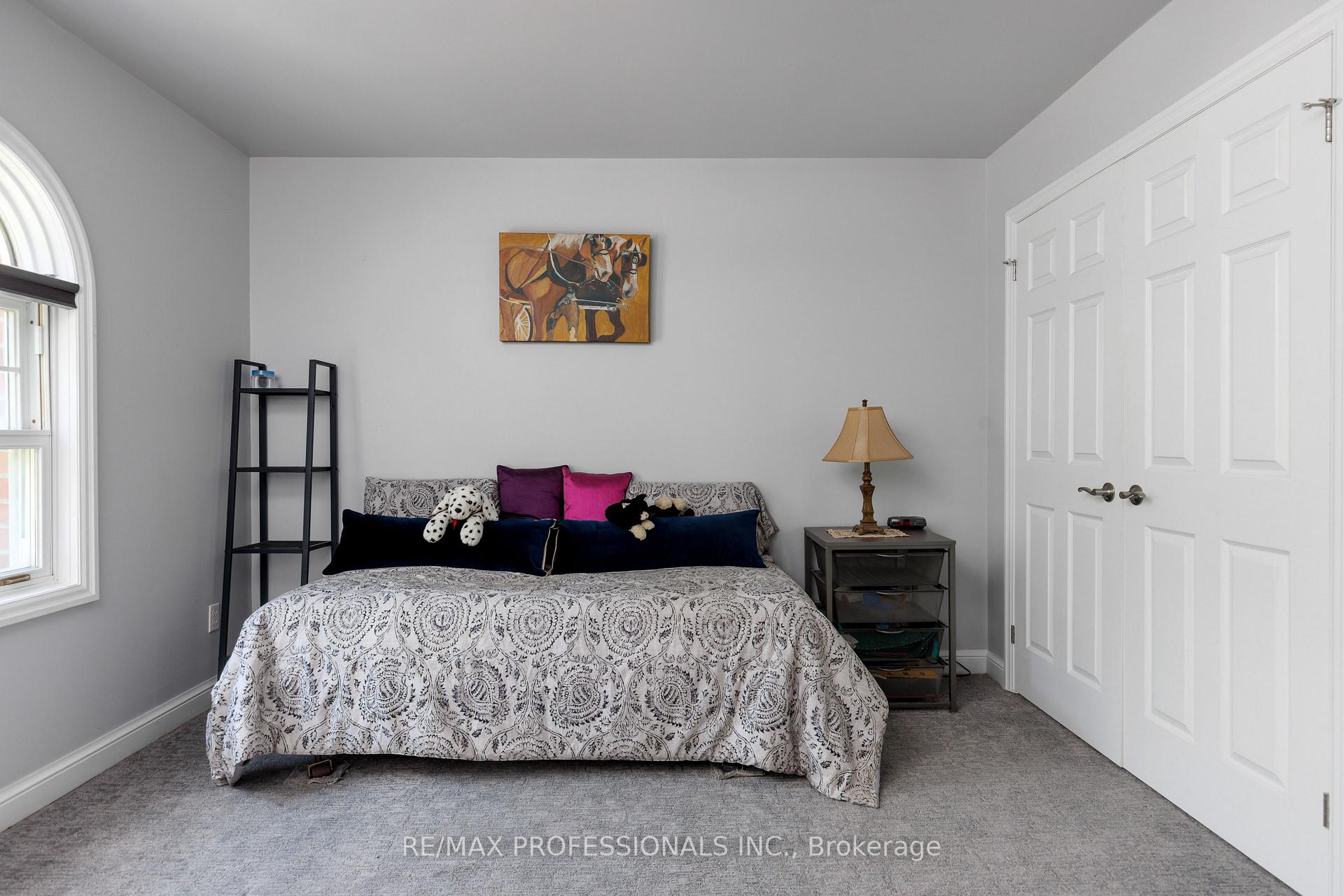 Photo 38 of 106 Rathburn Road, Etobicoke, Princess-Rosethorn — HOMEH