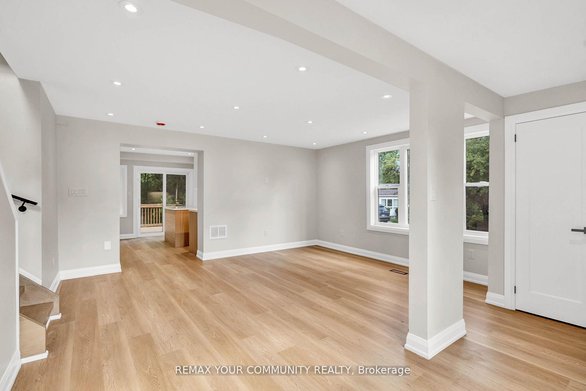 Photo 6 of 137 Clarence Street, Vaughan, West Woodbridge — HOMEH
