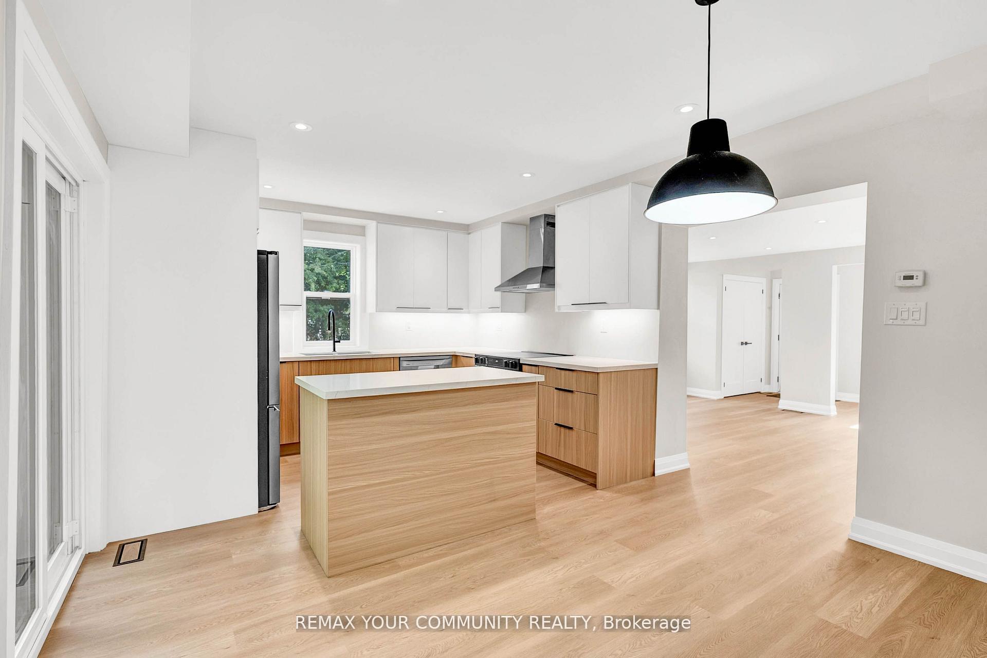 Photo 8 of 137 Clarence Street, Vaughan, West Woodbridge — HOMEH
