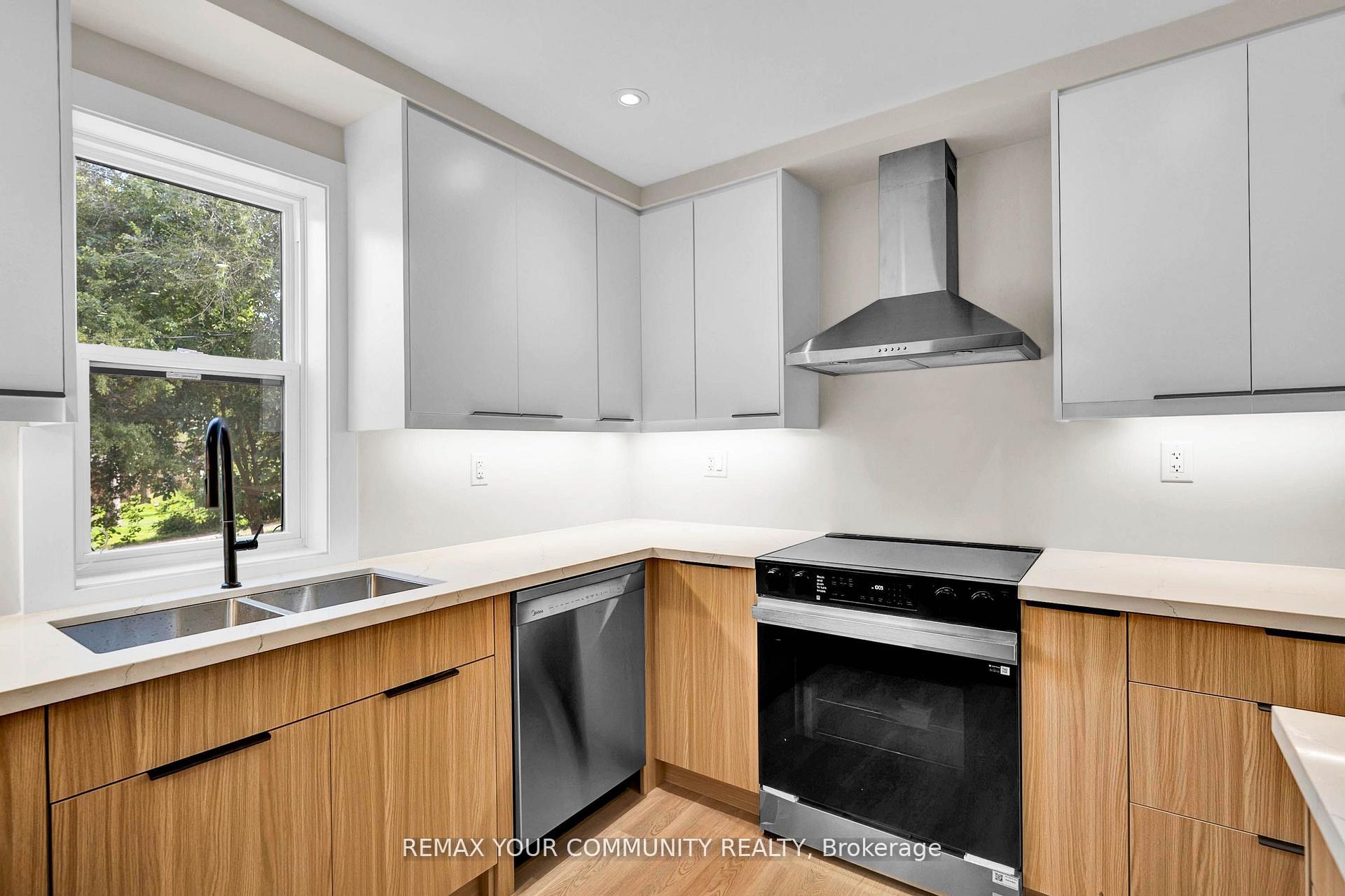 Photo 12 of 137 Clarence Street, Vaughan, West Woodbridge — HOMEH