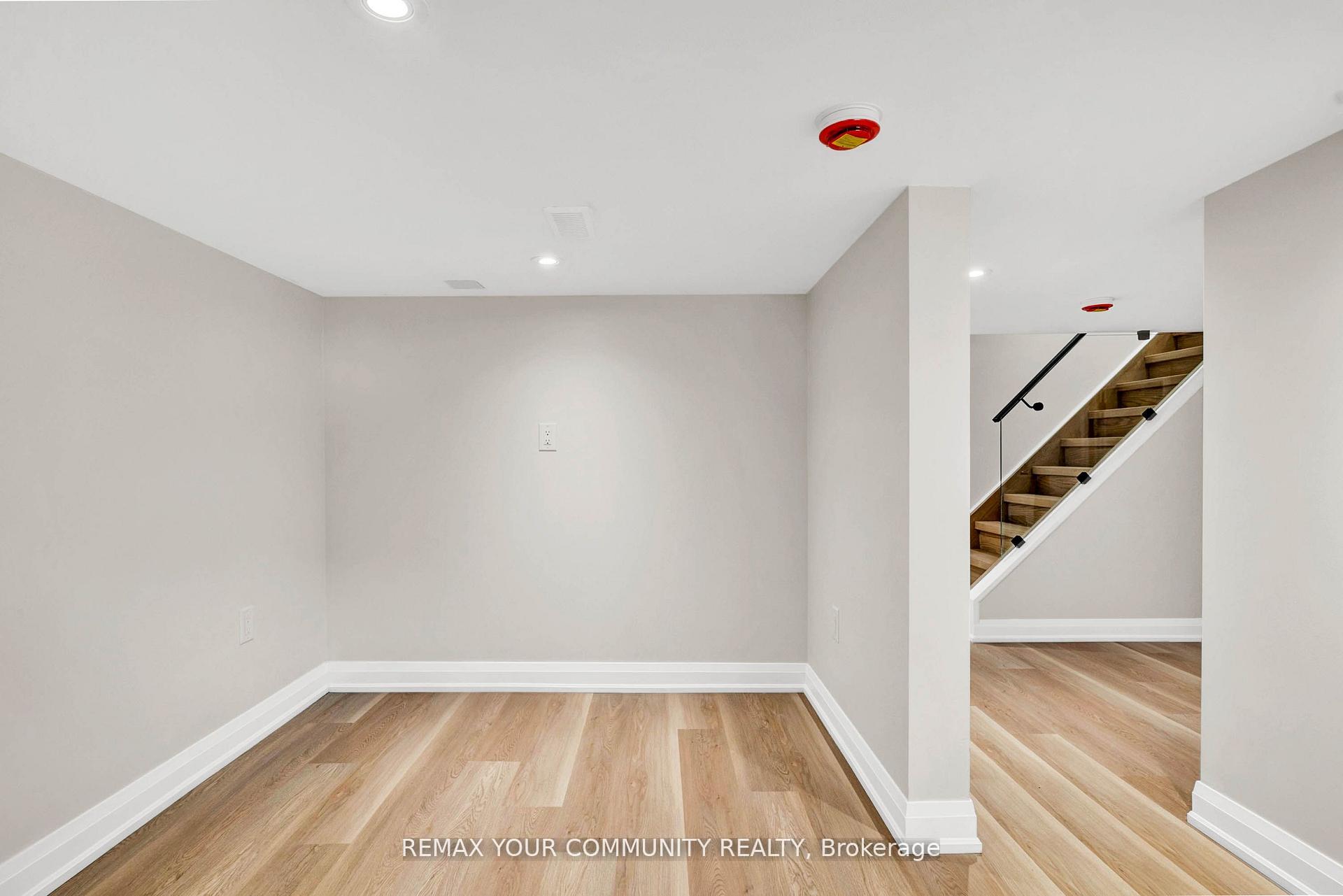 Photo 28 of 137 Clarence Street, Vaughan, West Woodbridge — HOMEH