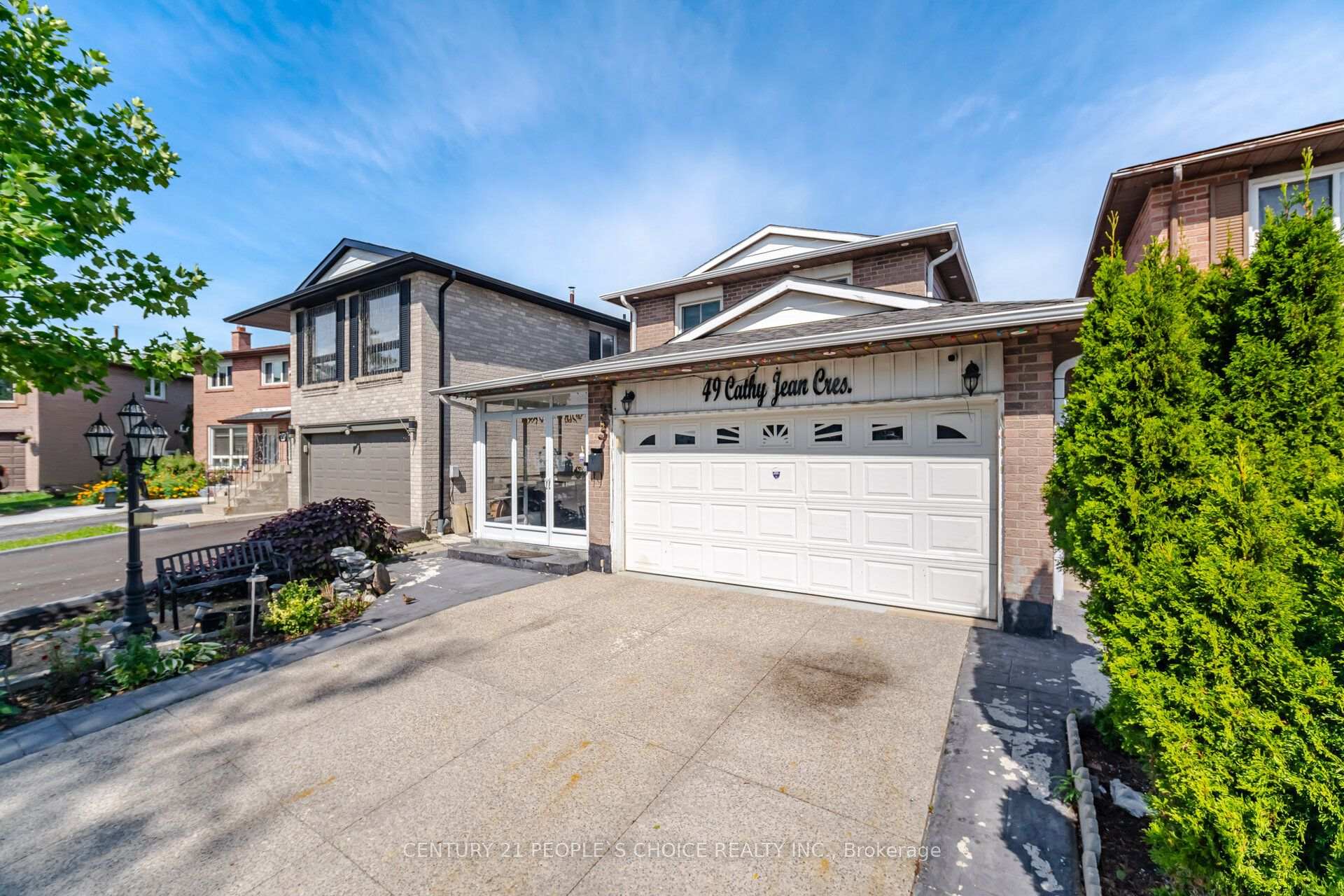 Photo 5 of 49 Cathy Jean Crescent, Etobicoke, Mount Olive-Silverstone-Jamestown — HOMEH