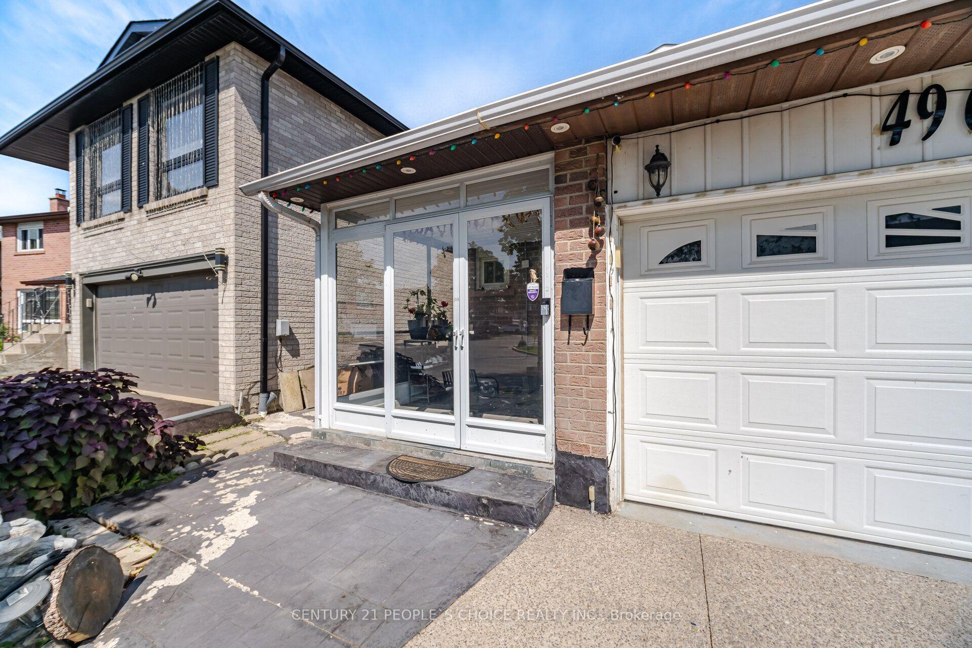 Photo 6 of 49 Cathy Jean Crescent, Etobicoke, Mount Olive-Silverstone-Jamestown — HOMEH