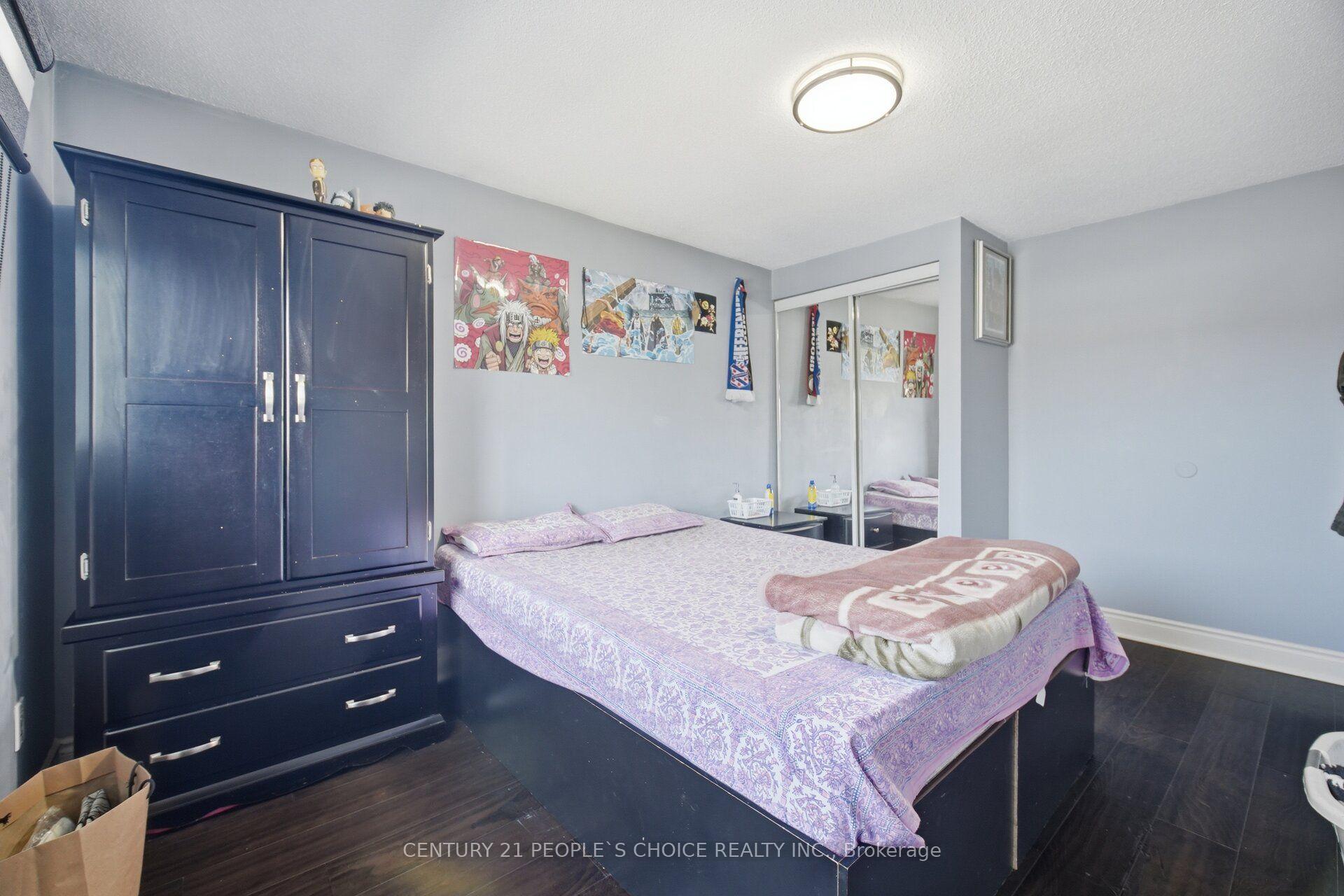 Photo 27 of 49 Cathy Jean Crescent, Etobicoke, Mount Olive-Silverstone-Jamestown — HOMEH