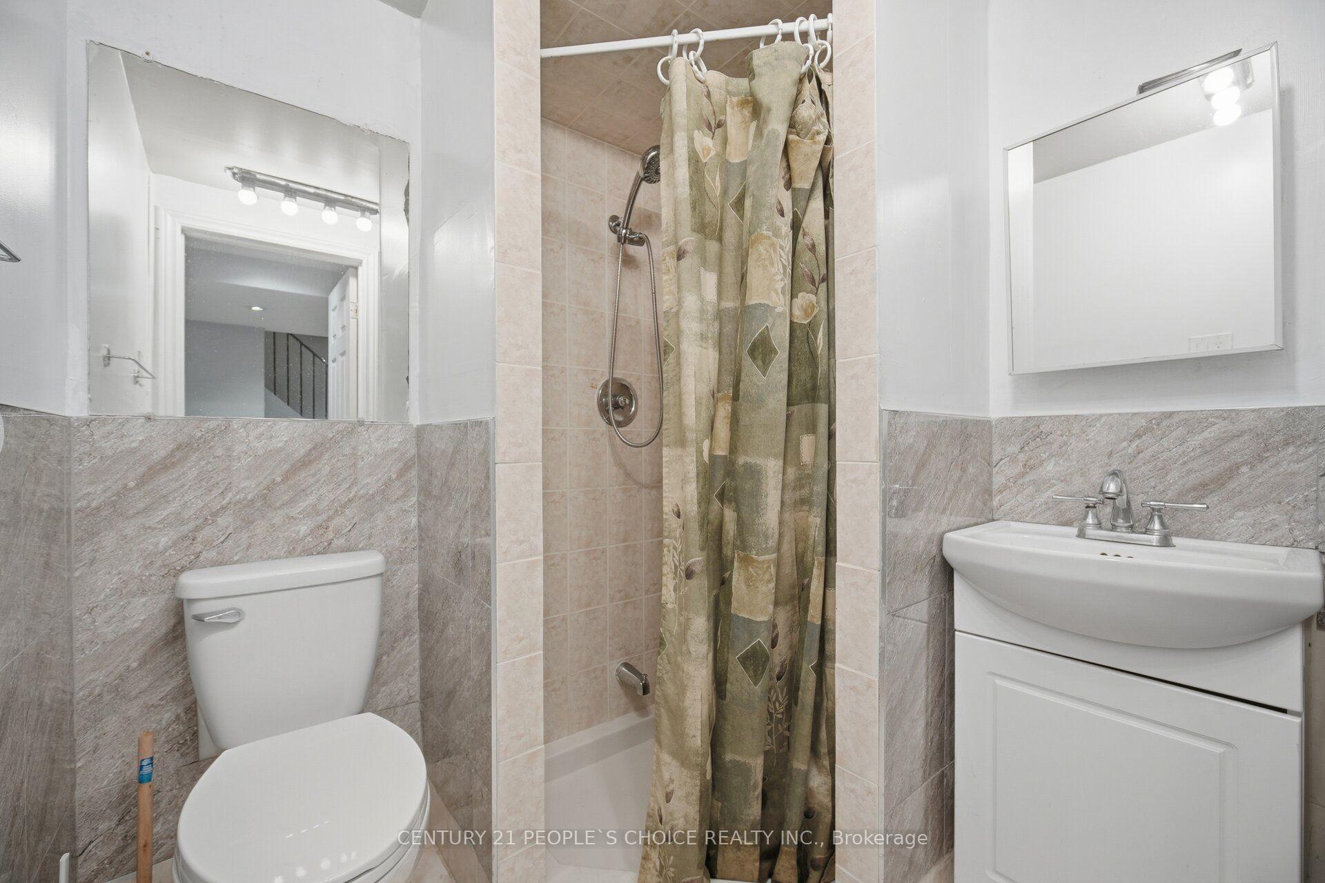 Photo 36 of 49 Cathy Jean Crescent, Etobicoke, Mount Olive-Silverstone-Jamestown — HOMEH