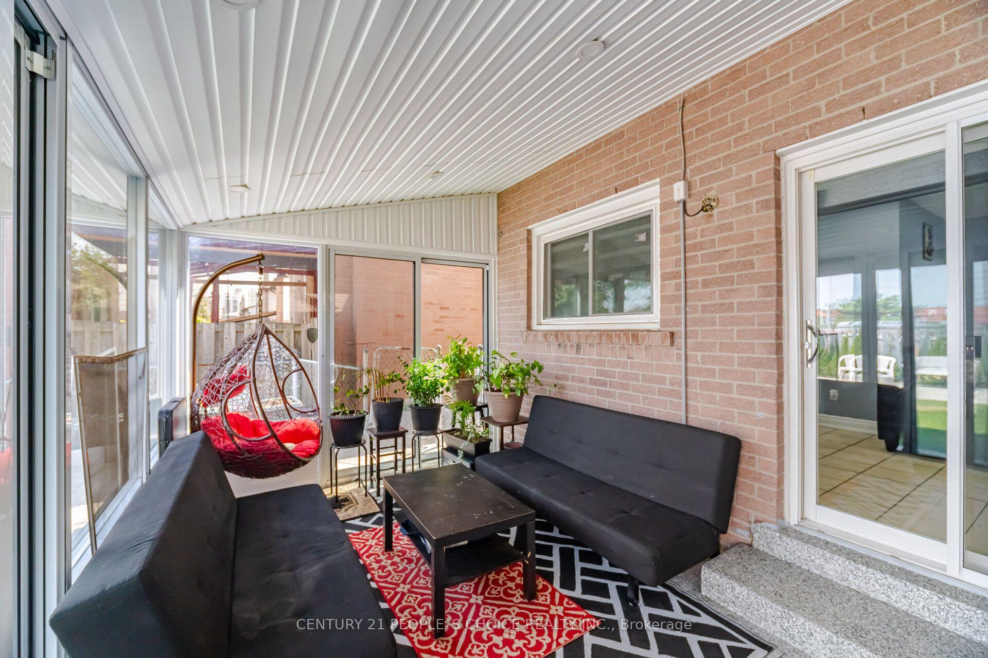 Photo 39 of 49 Cathy Jean Crescent, Etobicoke, Mount Olive-Silverstone-Jamestown — HOMEH
