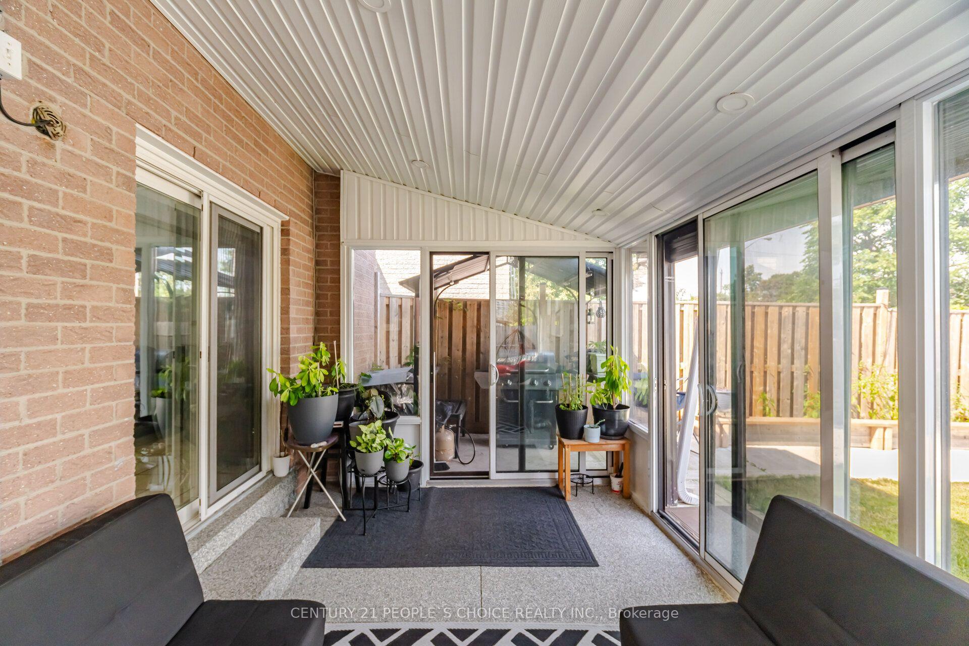 Photo 40 of 49 Cathy Jean Crescent, Etobicoke, Mount Olive-Silverstone-Jamestown — HOMEH