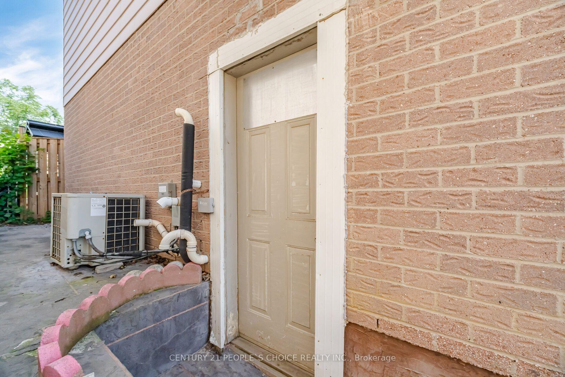 Photo 46 of 49 Cathy Jean Crescent, Etobicoke, Mount Olive-Silverstone-Jamestown — HOMEH