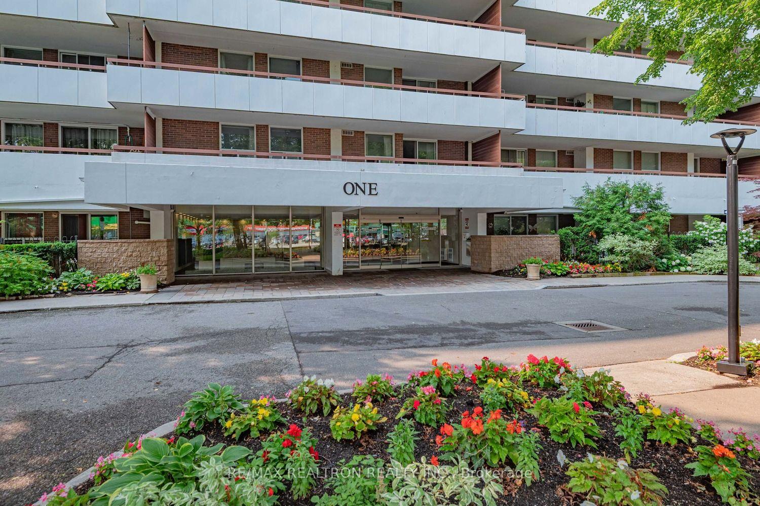 Photo 2 of Unit 211, 1 Royal Orchard Boulevard, Markham, Royal Orchard — HOMEH