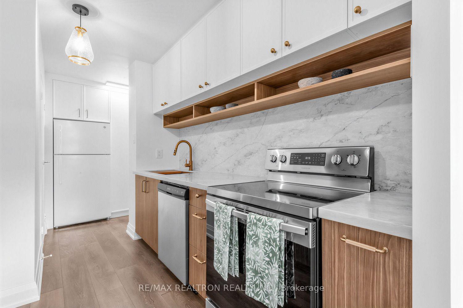 Photo 9 of Unit 211, 1 Royal Orchard Boulevard, Markham, Royal Orchard — HOMEH