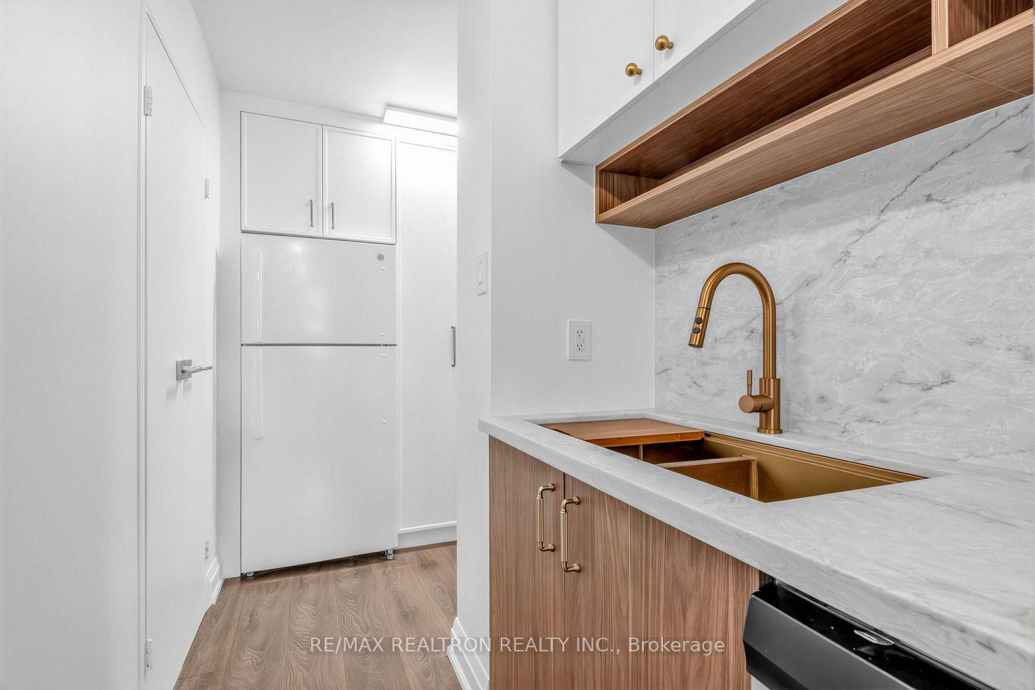 Photo 11 of Unit 211, 1 Royal Orchard Boulevard, Markham, Royal Orchard — HOMEH