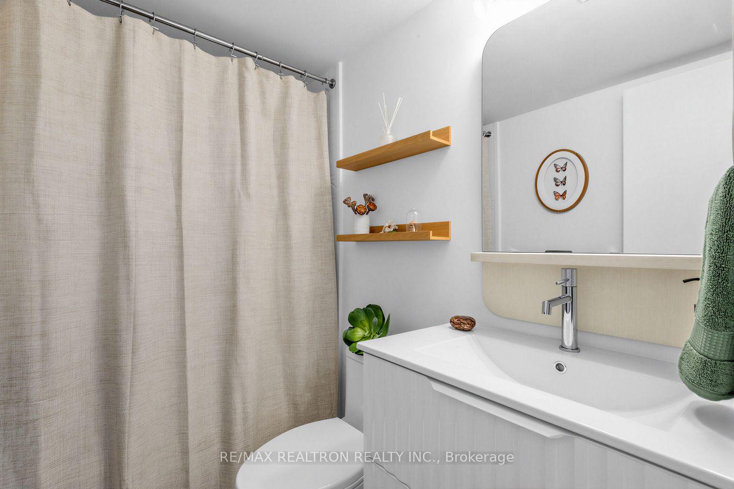 Photo 13 of Unit 211, 1 Royal Orchard Boulevard, Markham, Royal Orchard — HOMEH