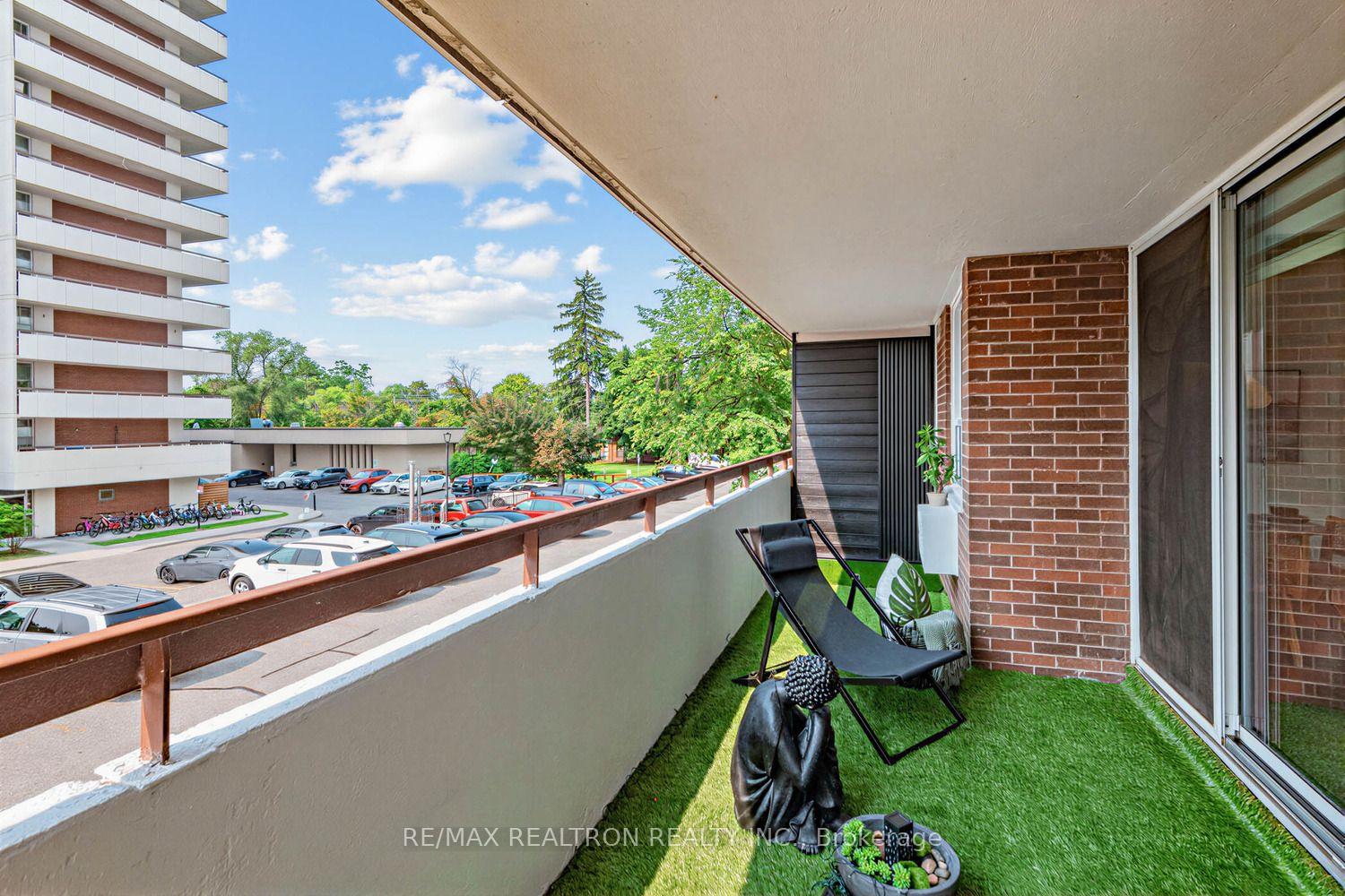 Photo 18 of Unit 211, 1 Royal Orchard Boulevard, Markham, Royal Orchard — HOMEH