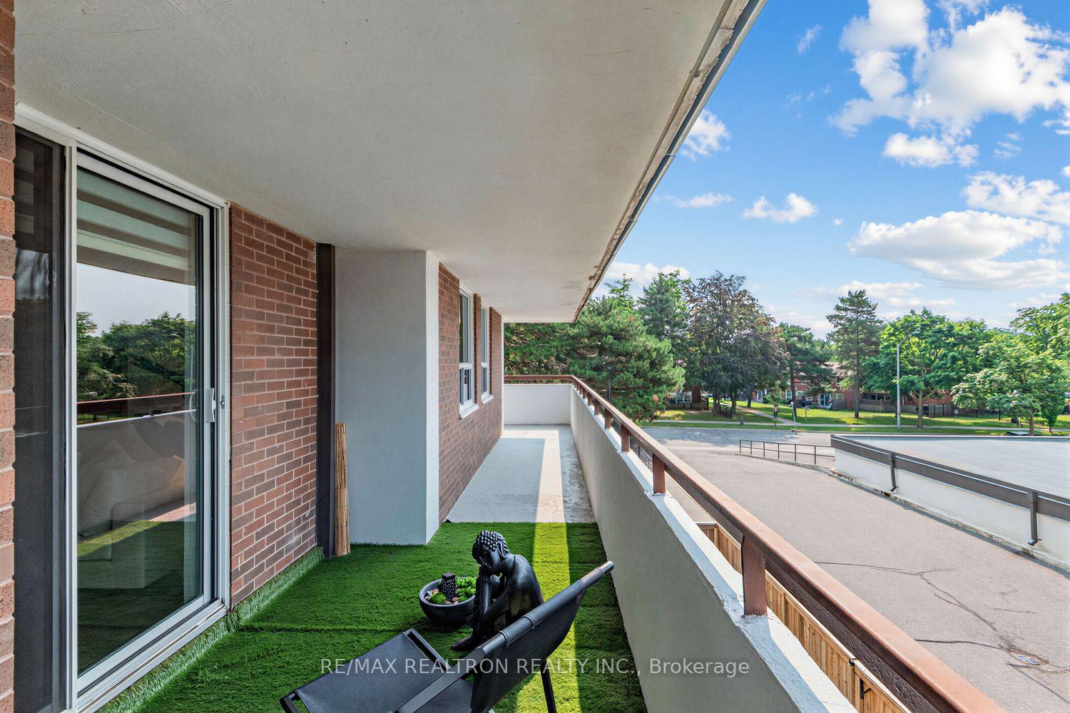 Photo 19 of Unit 211, 1 Royal Orchard Boulevard, Markham, Royal Orchard — HOMEH