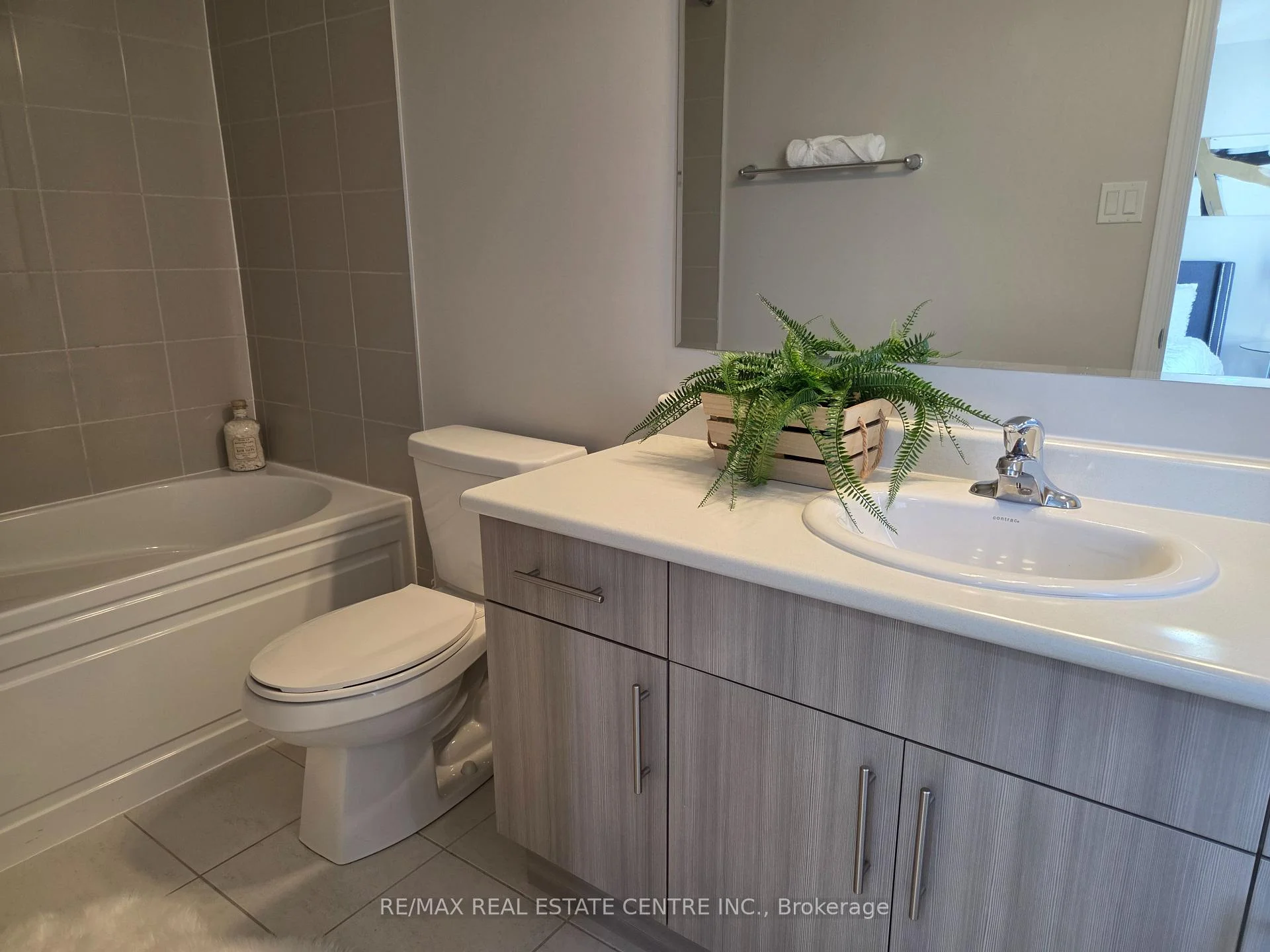 Photo 7 of Unit 25, 975 whitlock Avenue, Milton, Cobban — HOMEH