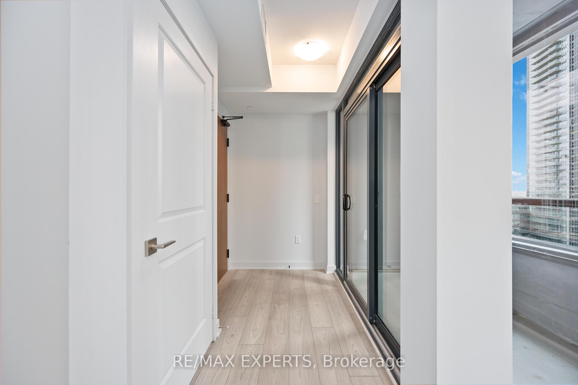 Photo 5 of Unit 1107, 2920 Highway 7, Vaughan, Concord — HOMEH