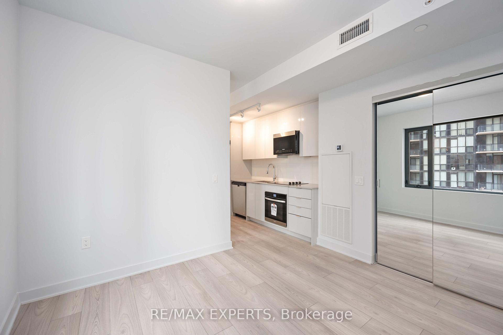 Photo 16 of Unit 1107, 2920 Highway 7, Vaughan, Concord — HOMEH