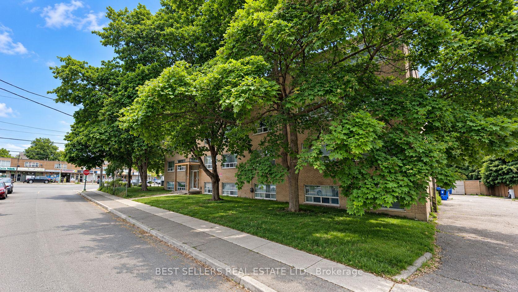 Front of 105 Twenty-Fifth Street