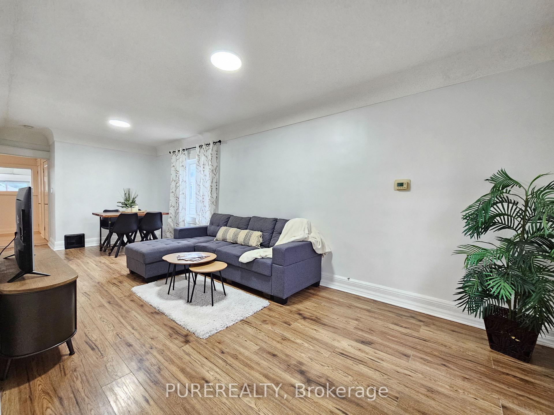Photo 3 of 643 Upper Wellington Street, Hamilton, Inch Park — HOMEH