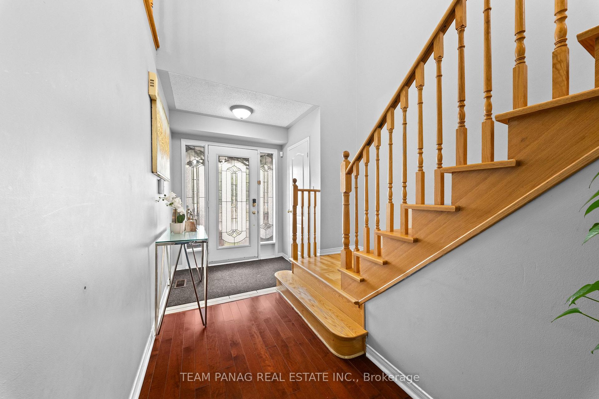 Photo 3 of 48 Sweet Clover Crescent, Brampton, Sandringham-Wellington — HOMEH